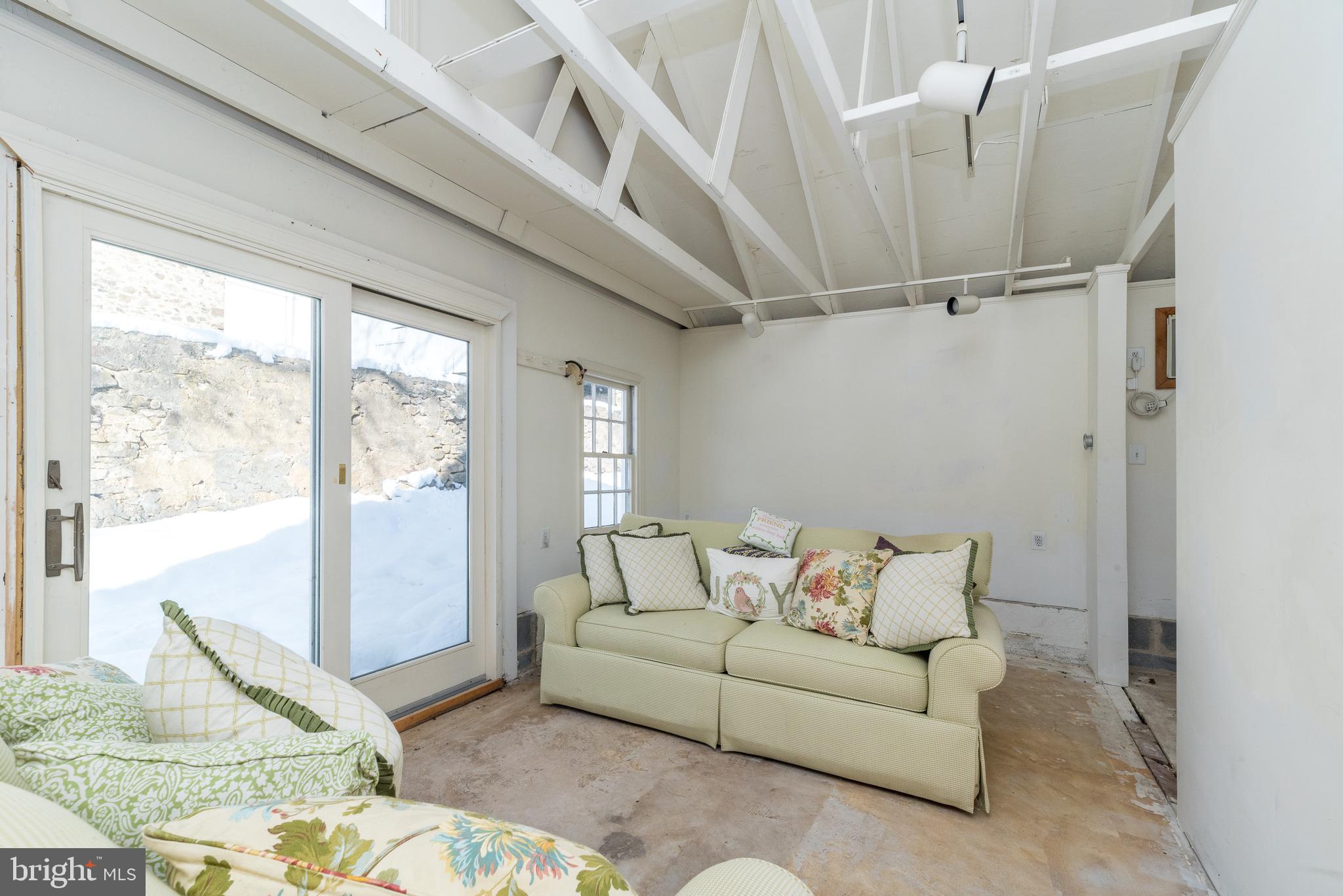 BLUE BELL - Residential Lease