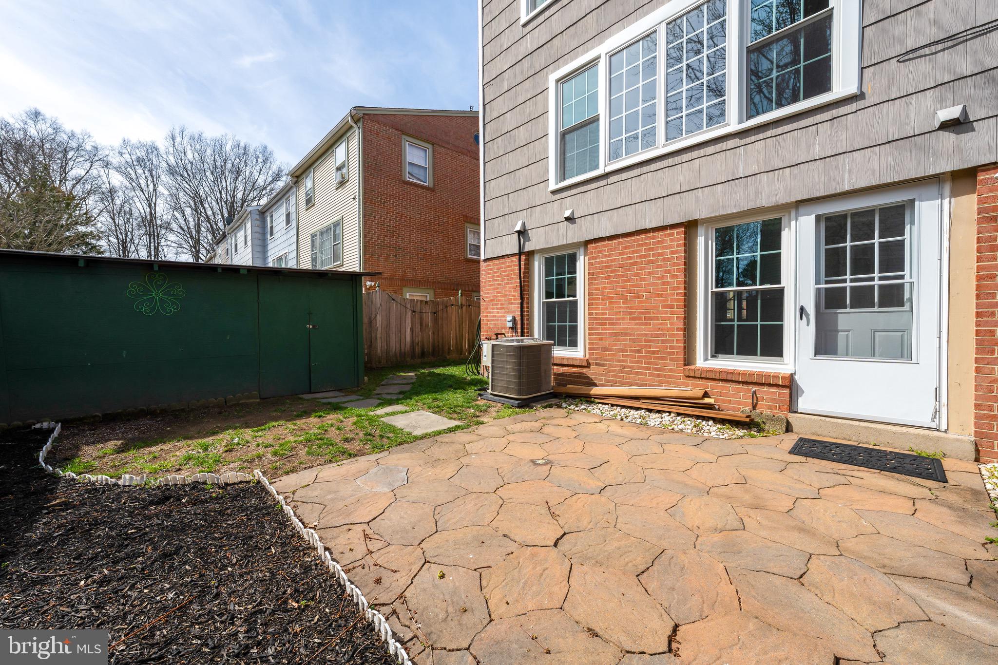 PINEWOOD LAKE - Residential Lease