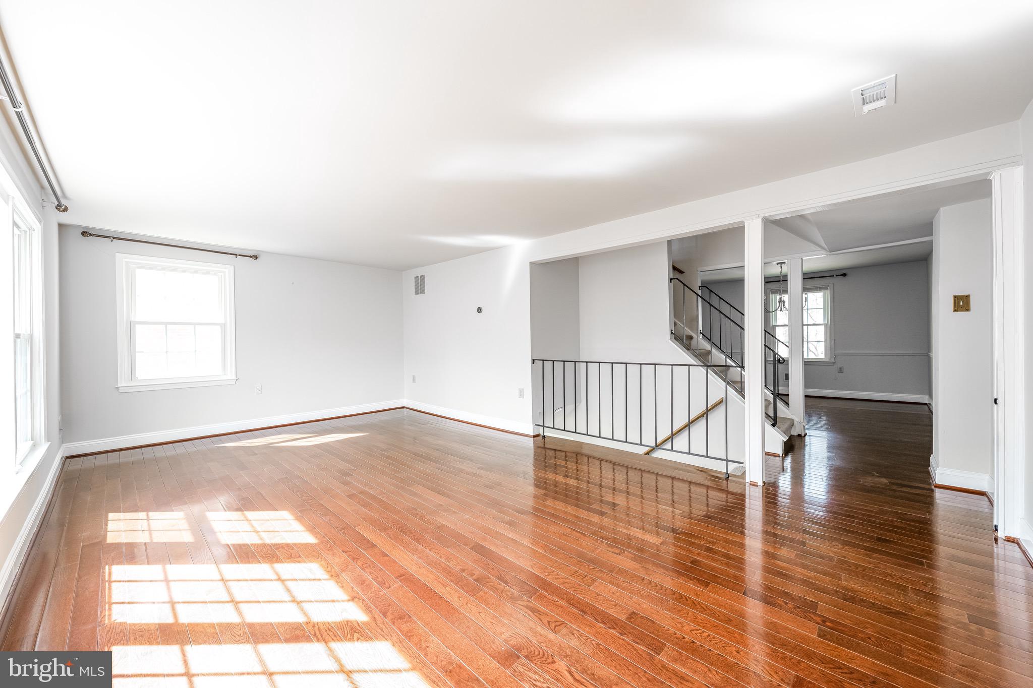 PINEWOOD LAKE - Residential Lease