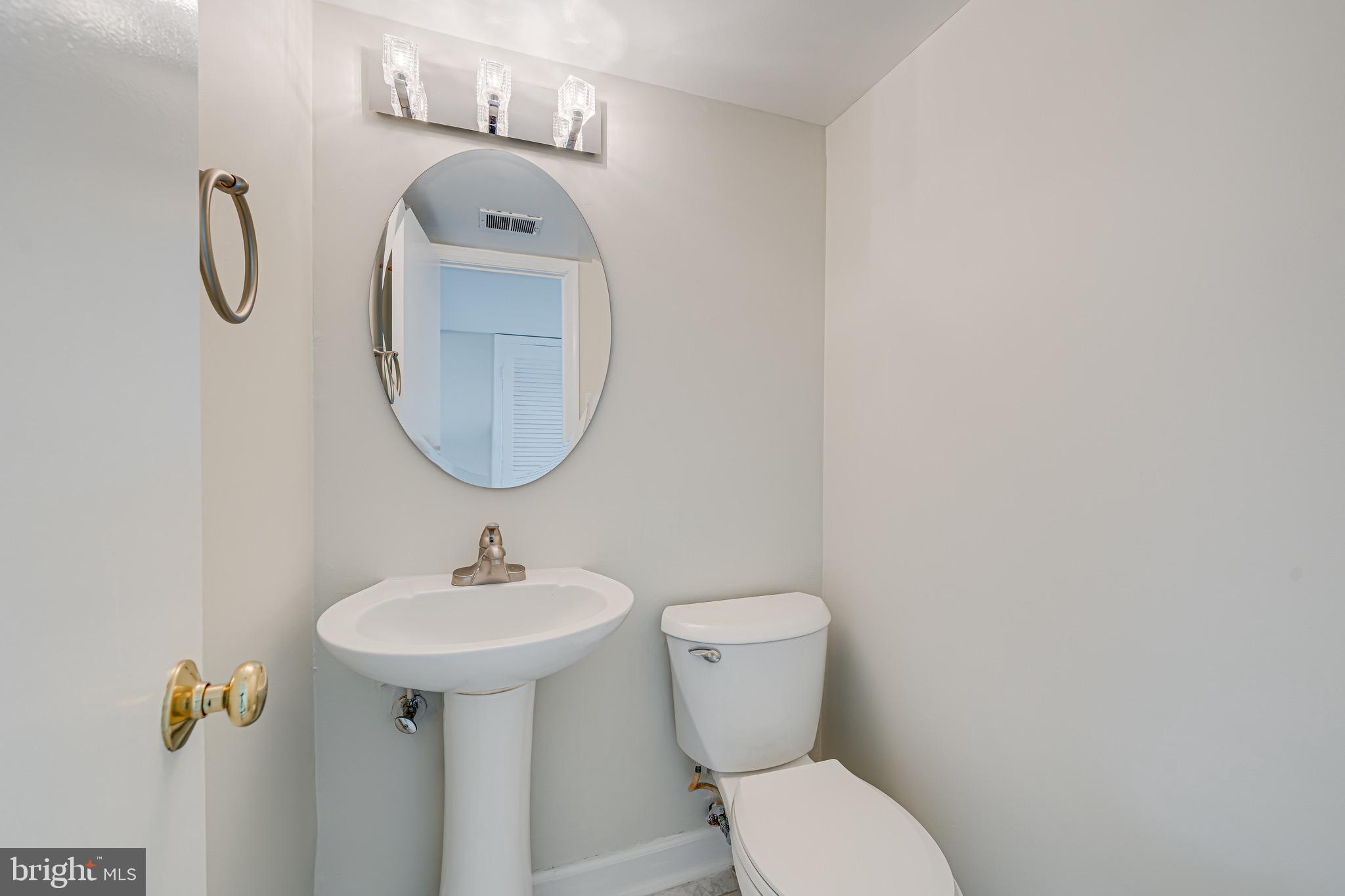 PINEWOOD LAKE - Residential Lease