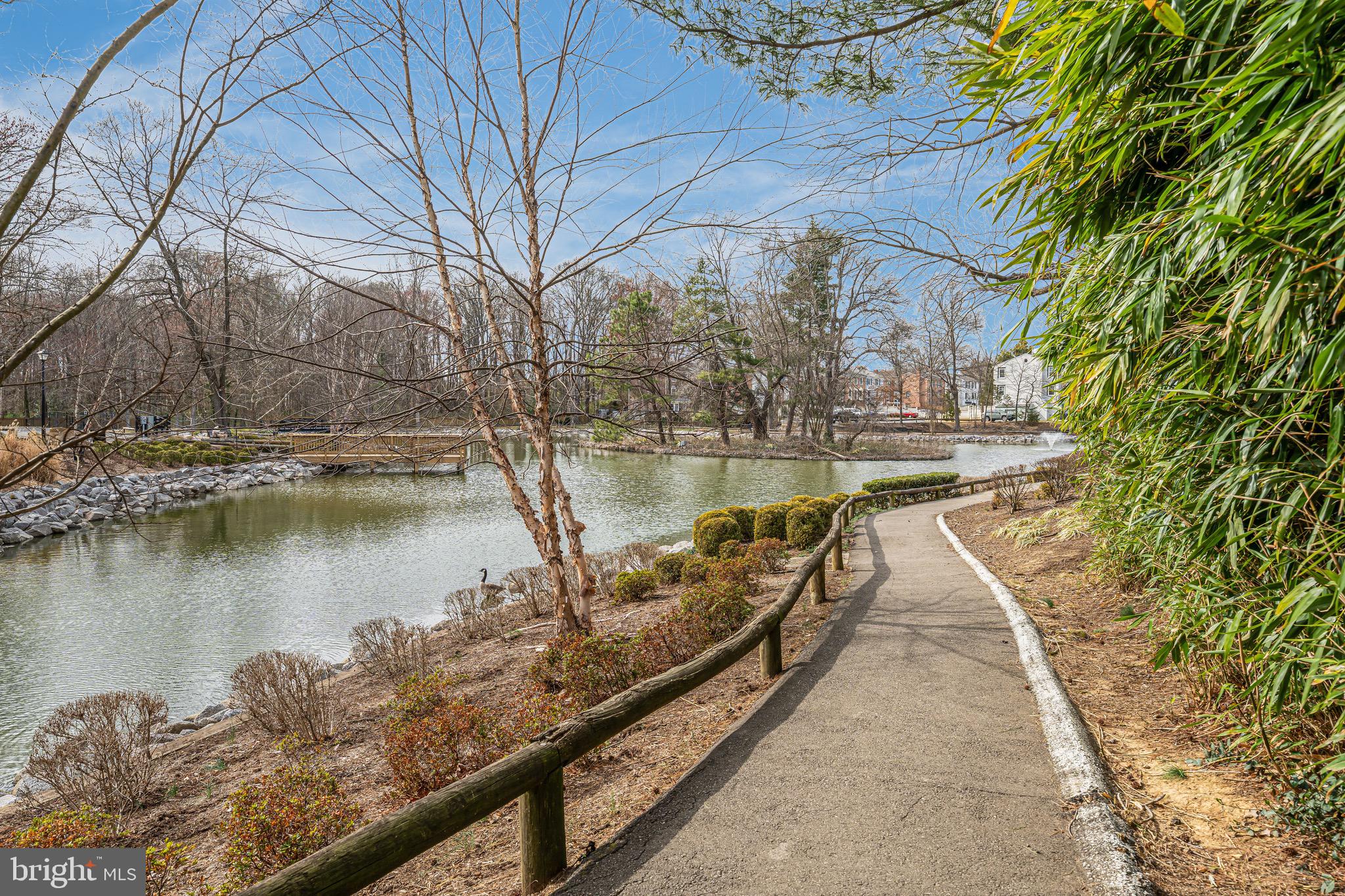 PINEWOOD LAKE - Residential Lease