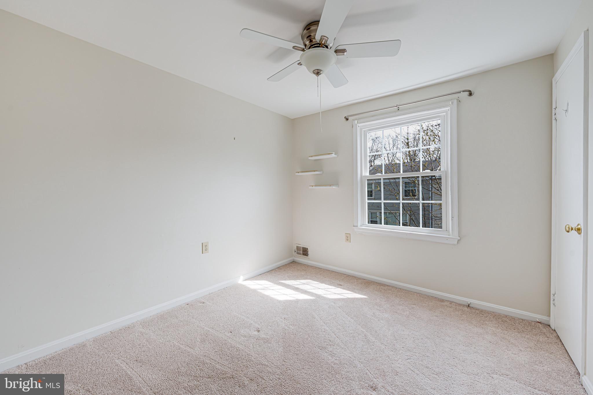 PINEWOOD LAKE - Residential Lease