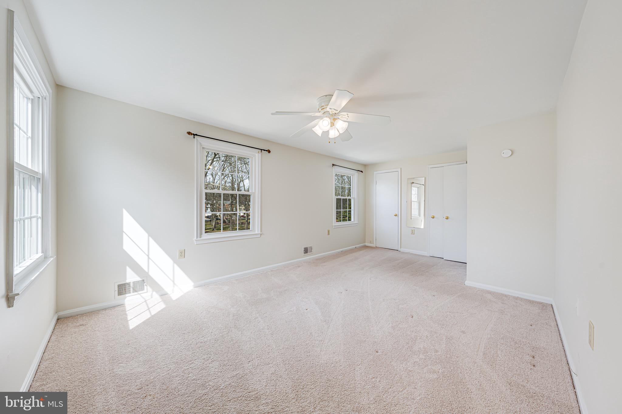 PINEWOOD LAKE - Residential Lease