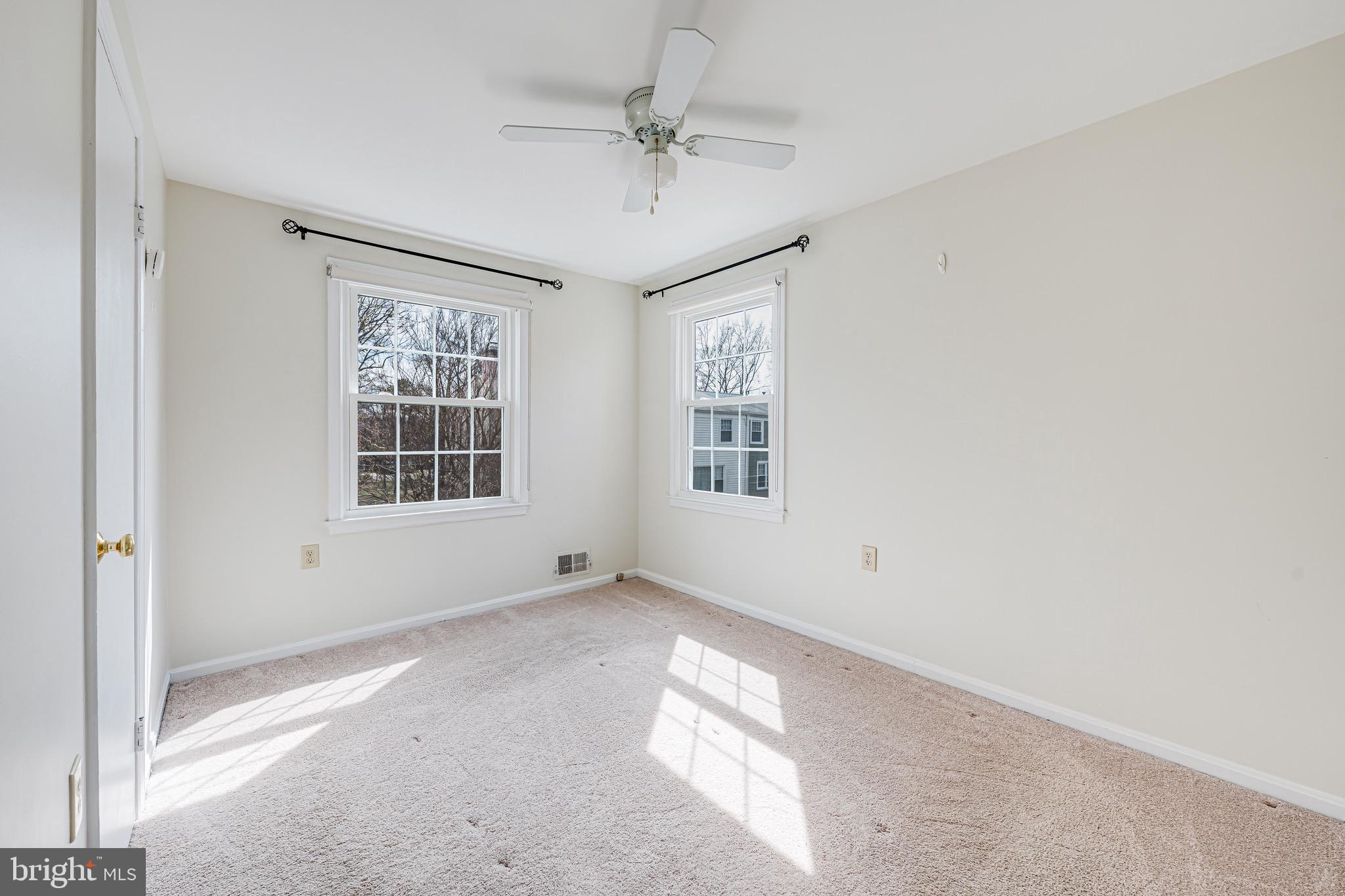 PINEWOOD LAKE - Residential Lease