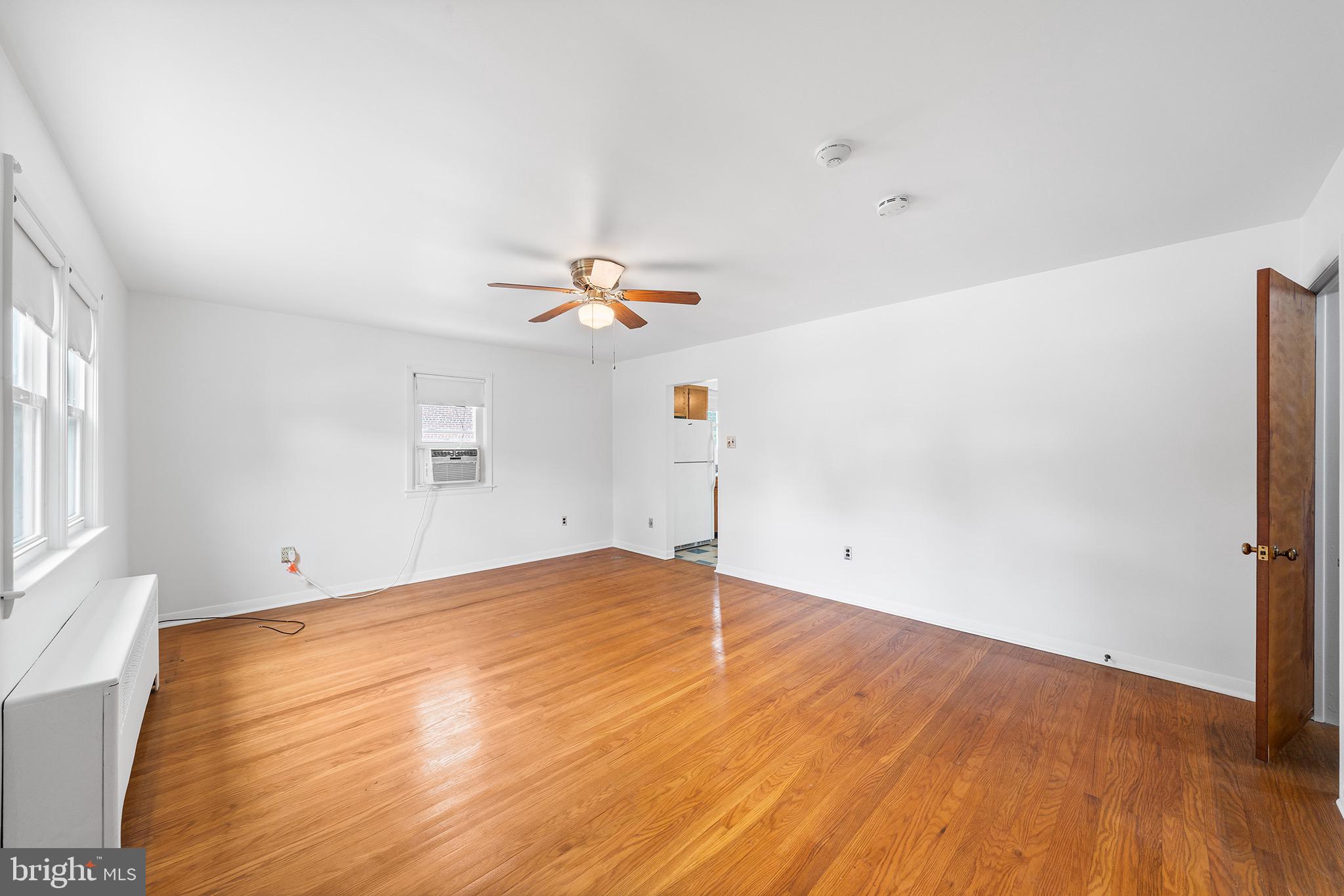 421 W POPLAR STREET