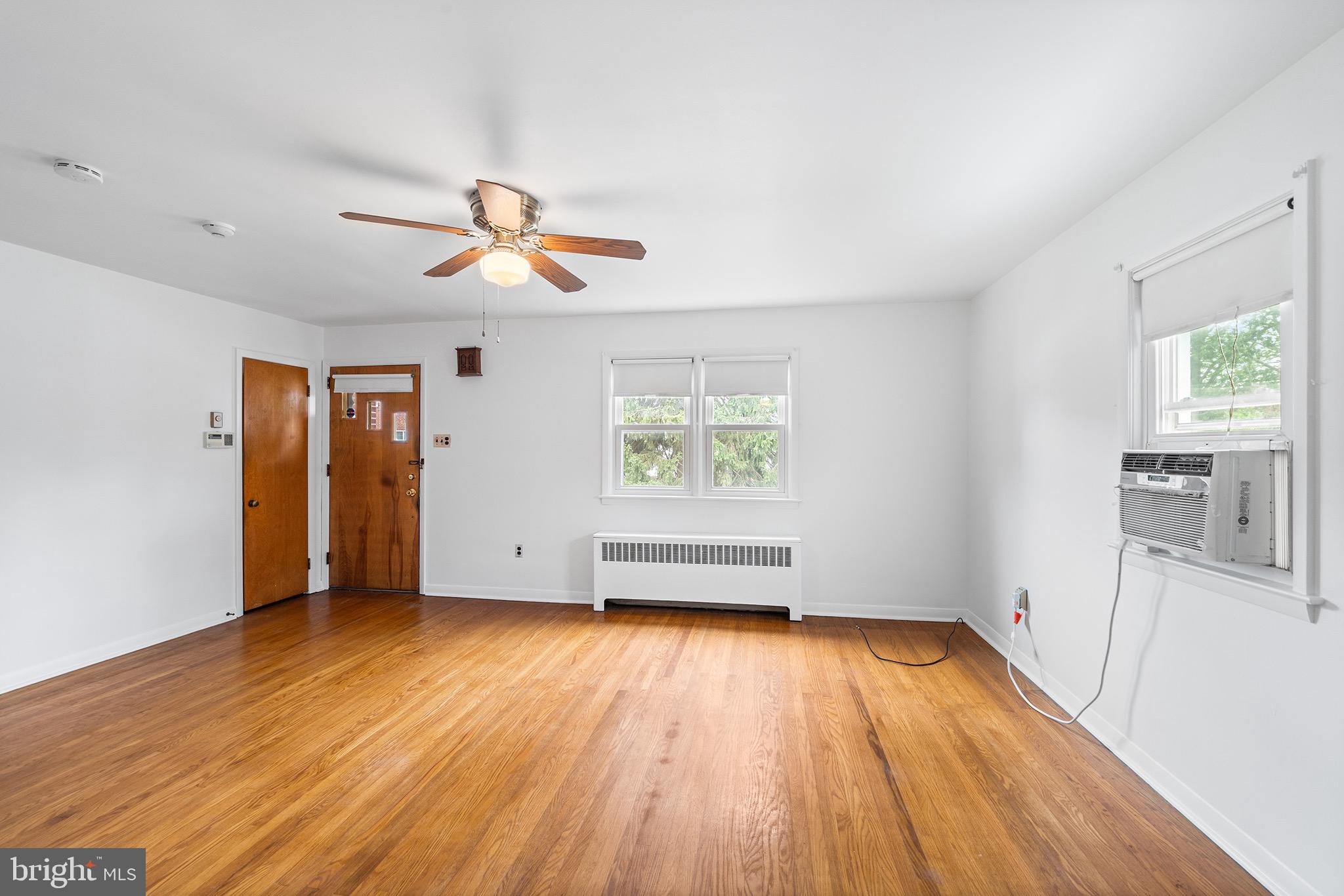 421 W POPLAR STREET