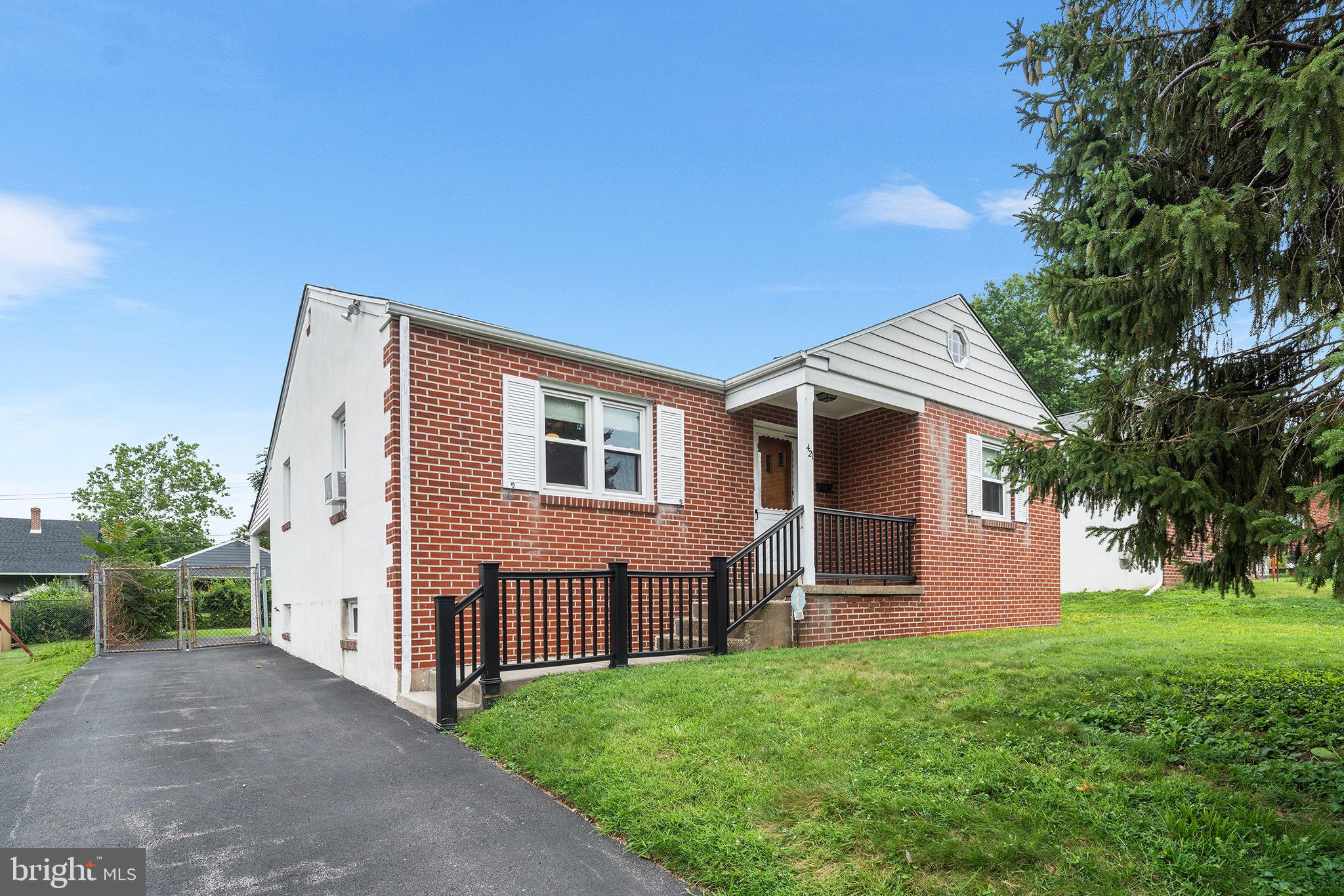 421 W POPLAR STREET