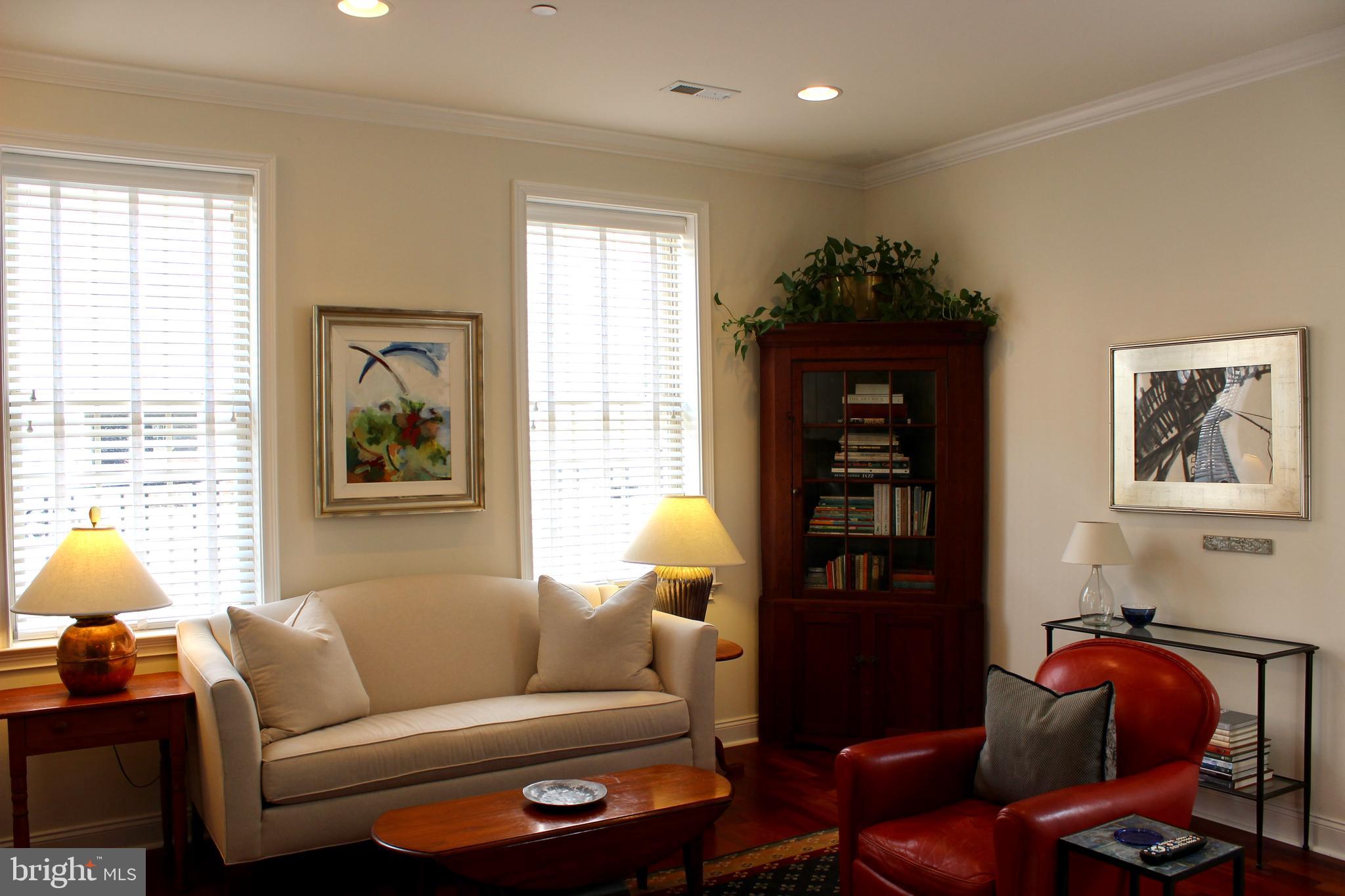 NAVAL SQUARE - Residential Lease