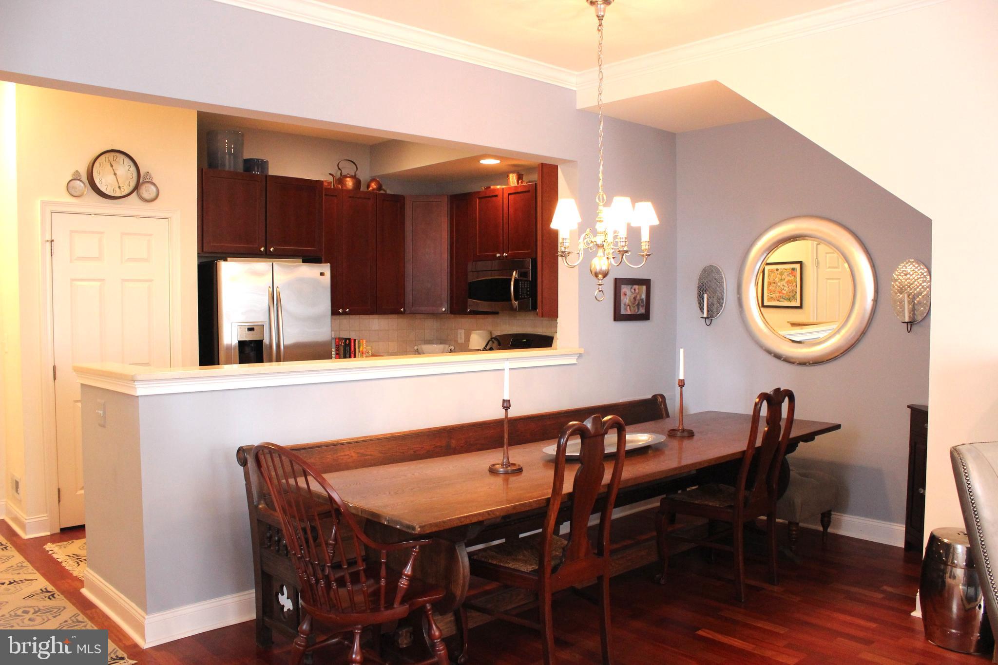 NAVAL SQUARE - Residential Lease