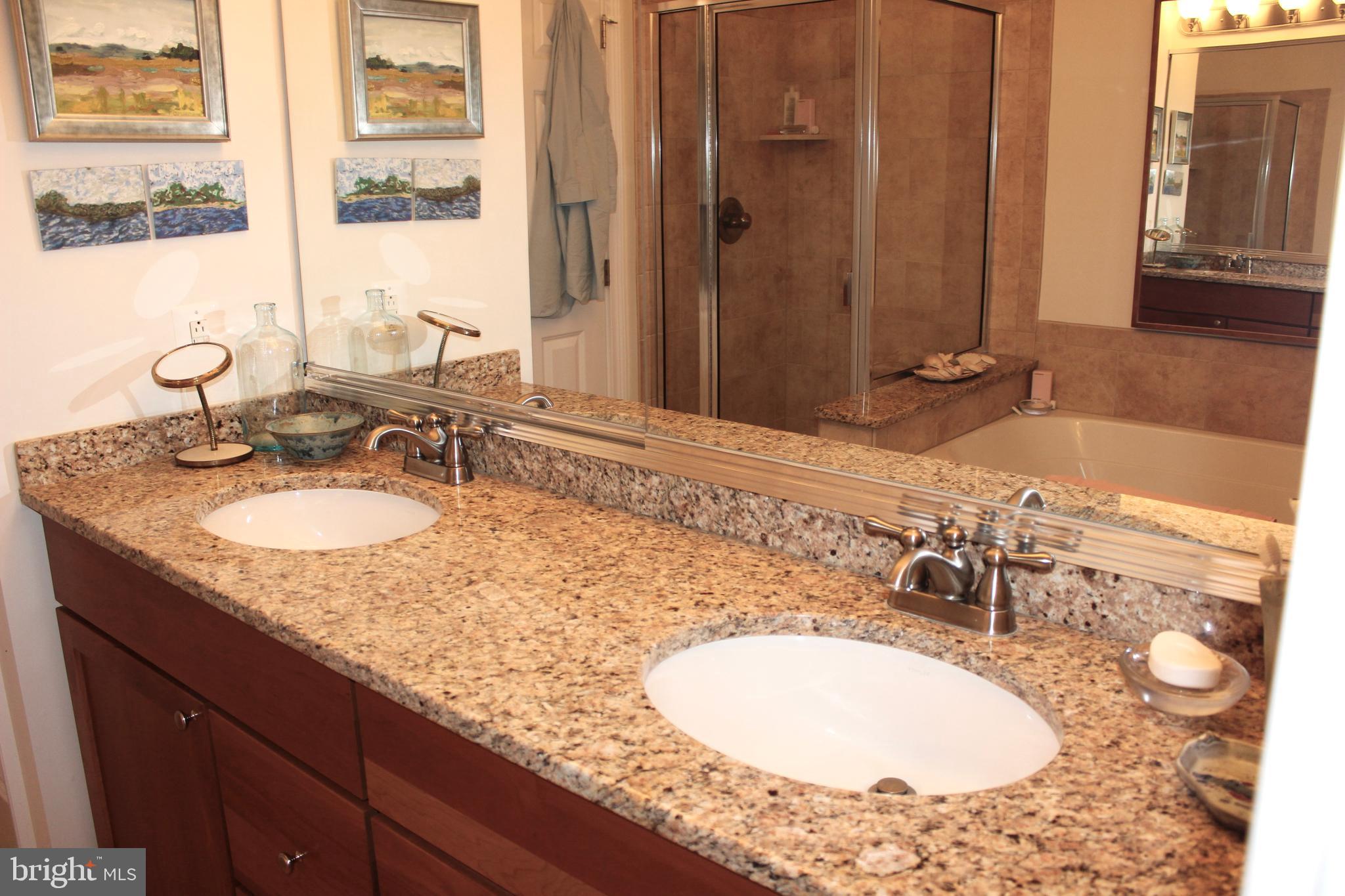 NAVAL SQUARE - Residential Lease