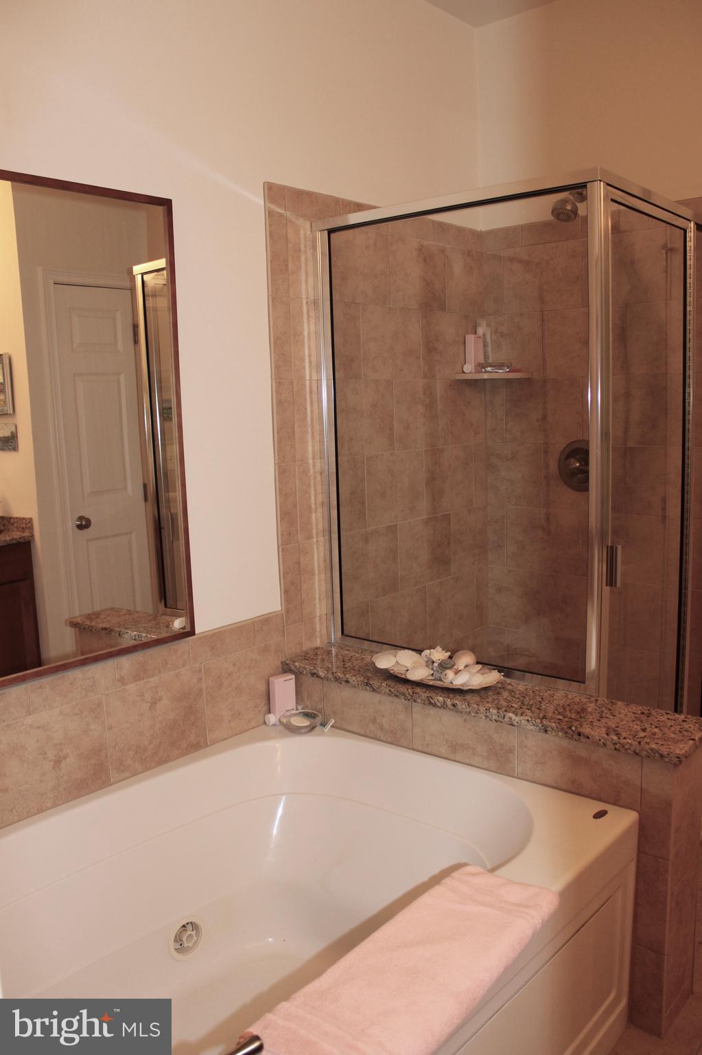 NAVAL SQUARE - Residential Lease