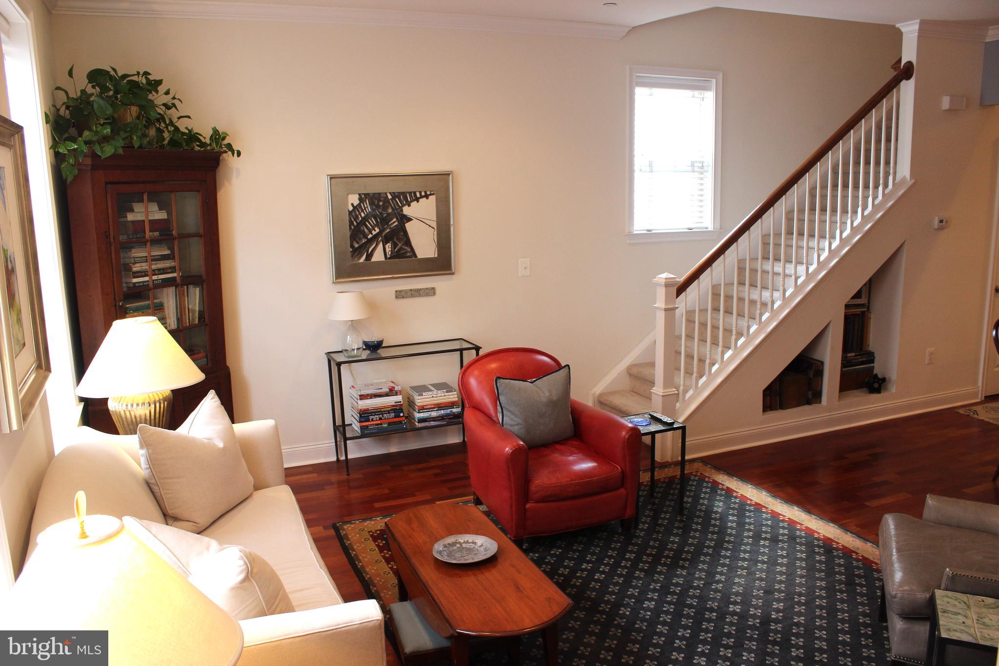 NAVAL SQUARE - Residential Lease