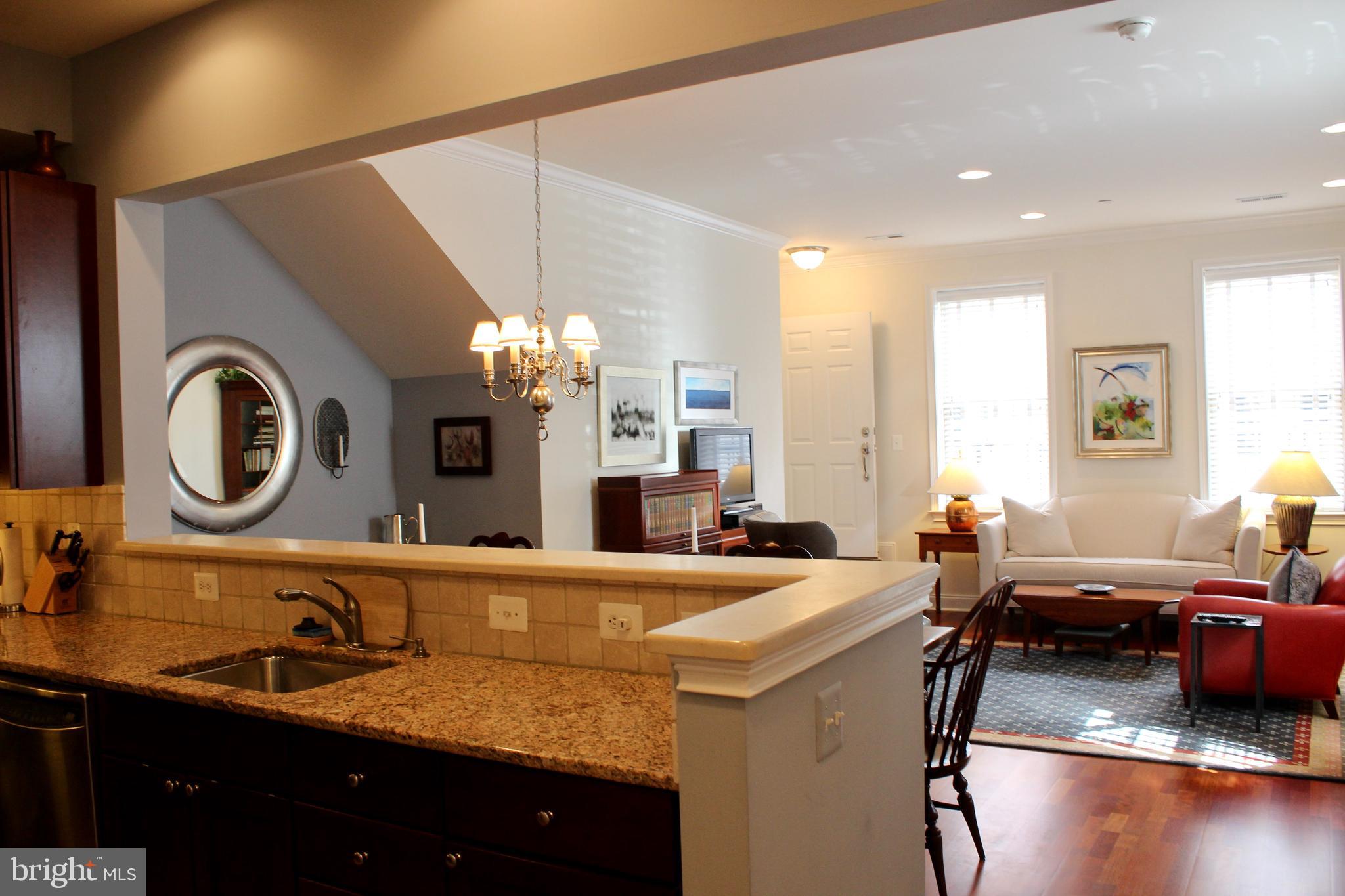 NAVAL SQUARE - Residential Lease