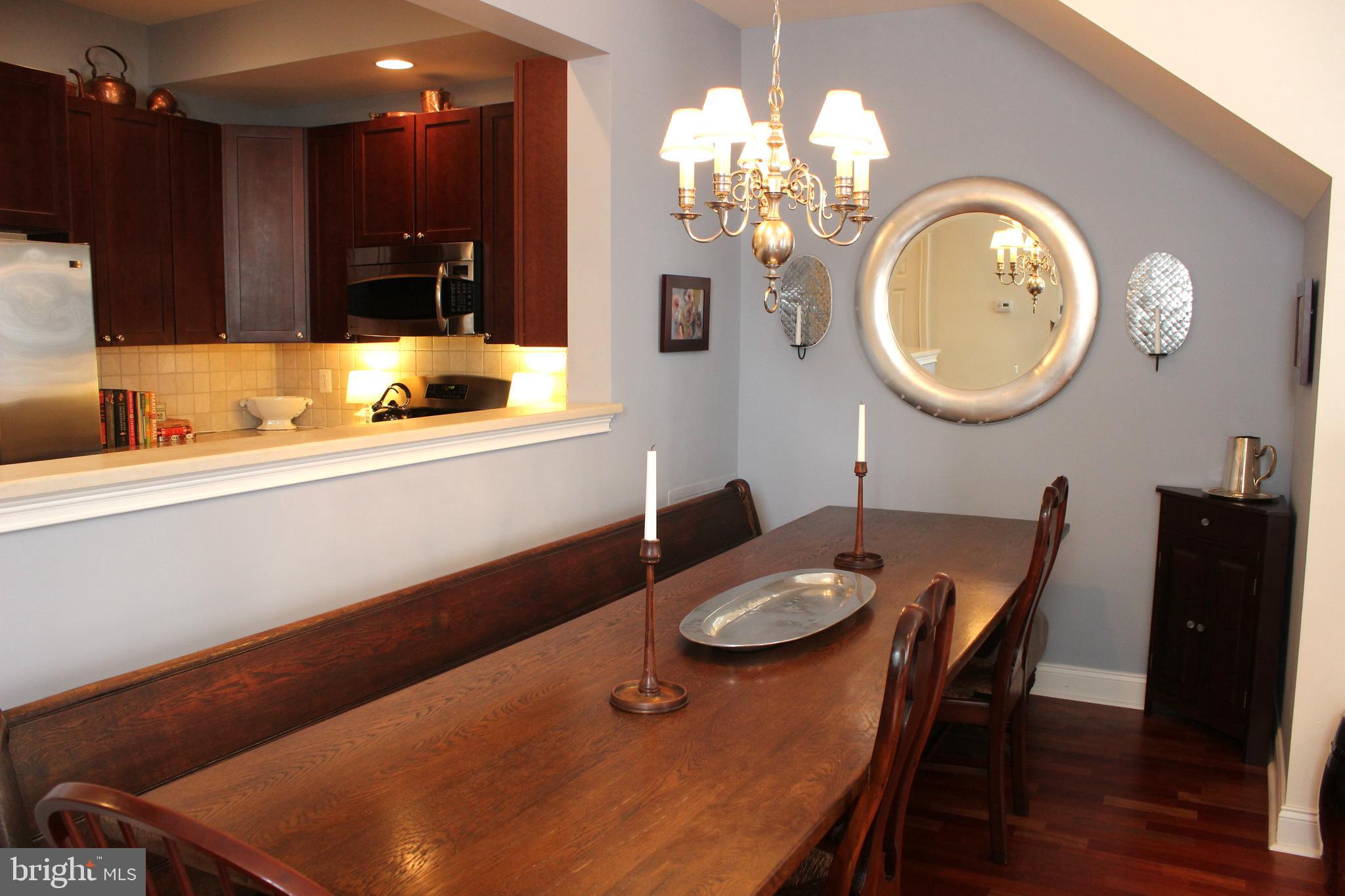 NAVAL SQUARE - Residential Lease