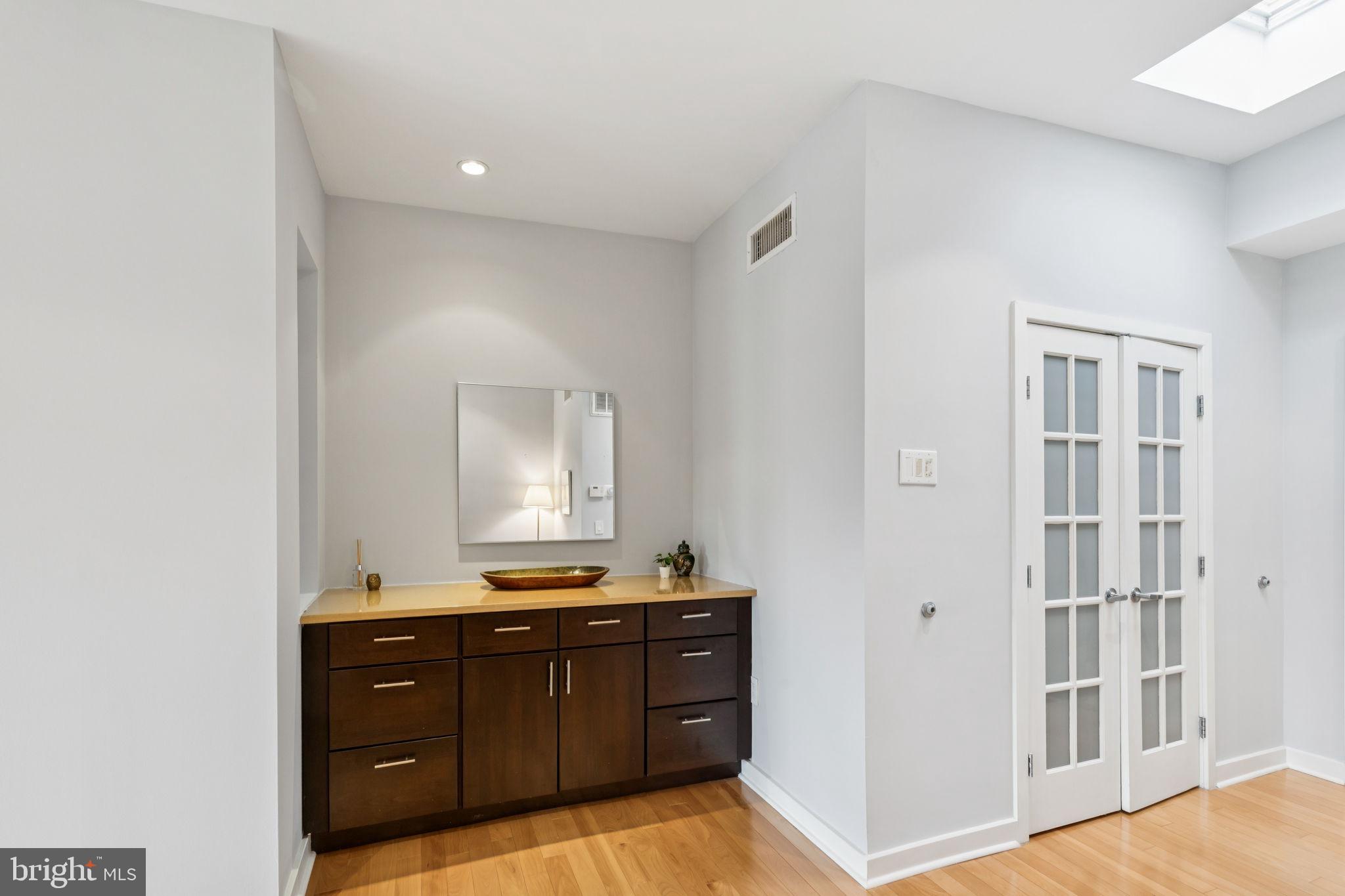 GRADUATE HOSPITAL - Residential