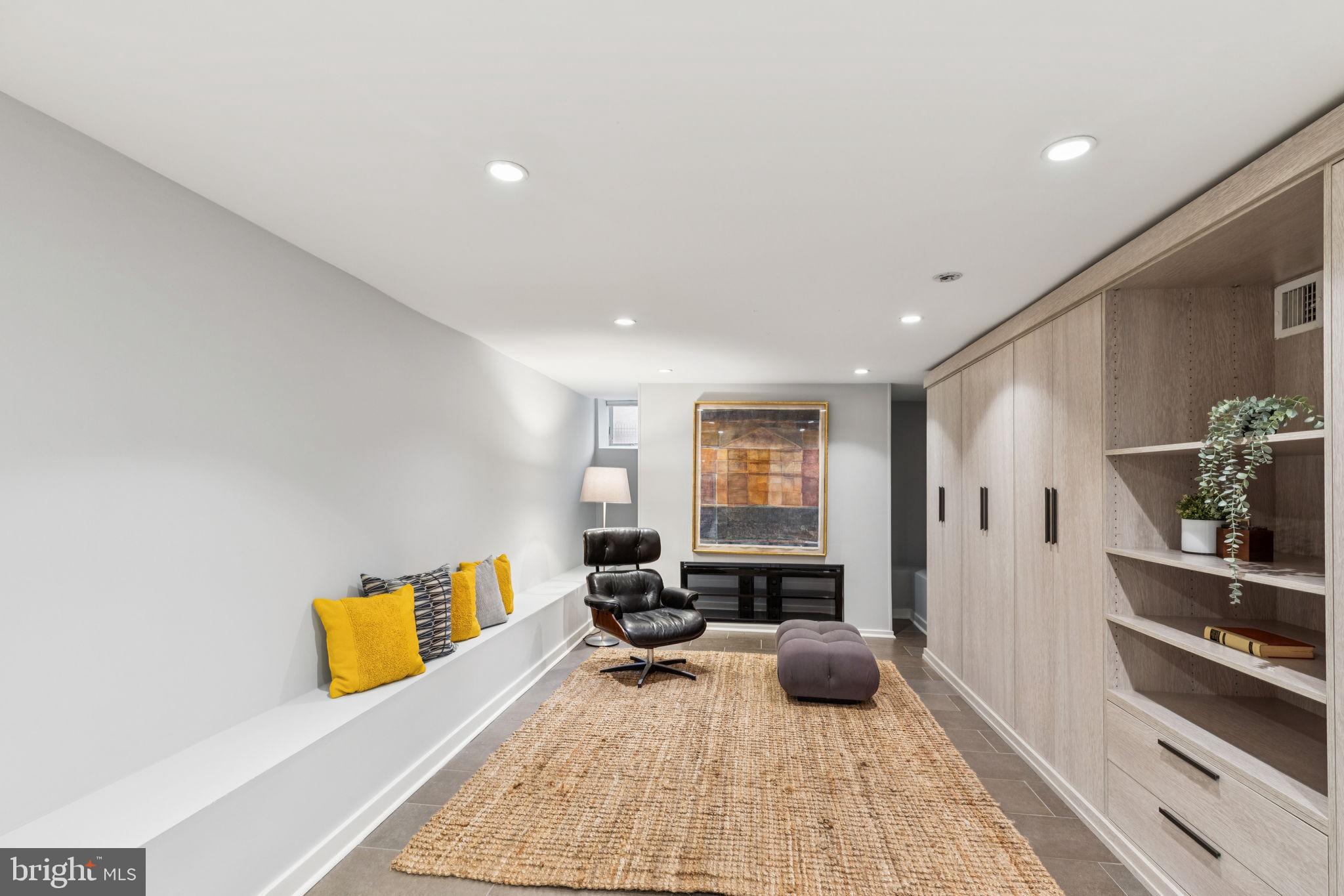 GRADUATE HOSPITAL - Residential