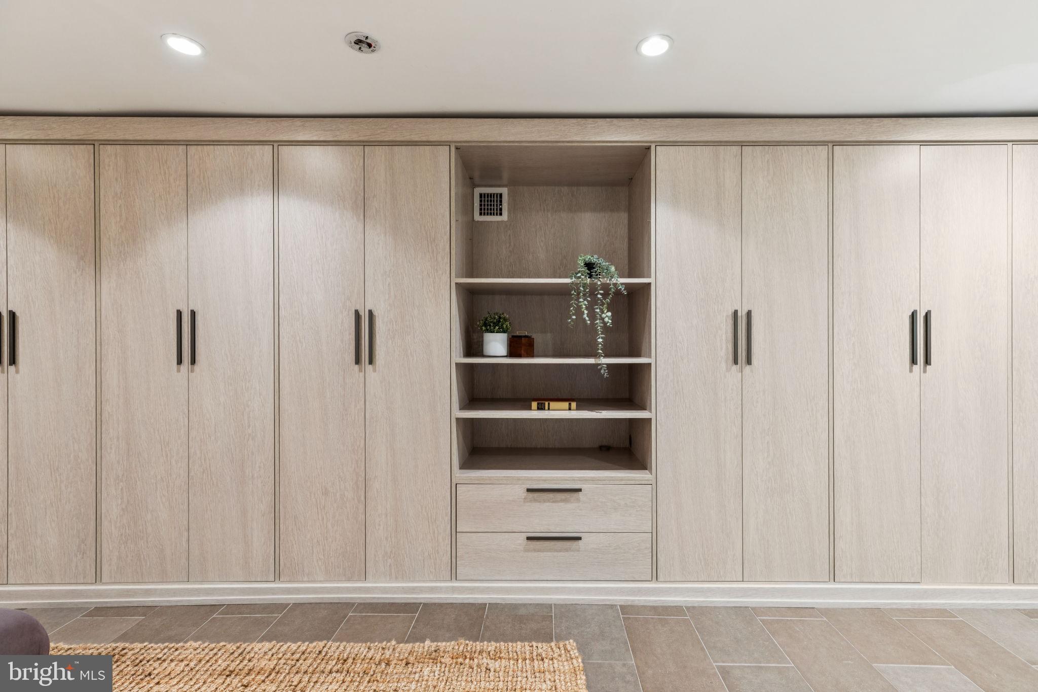 GRADUATE HOSPITAL - Residential