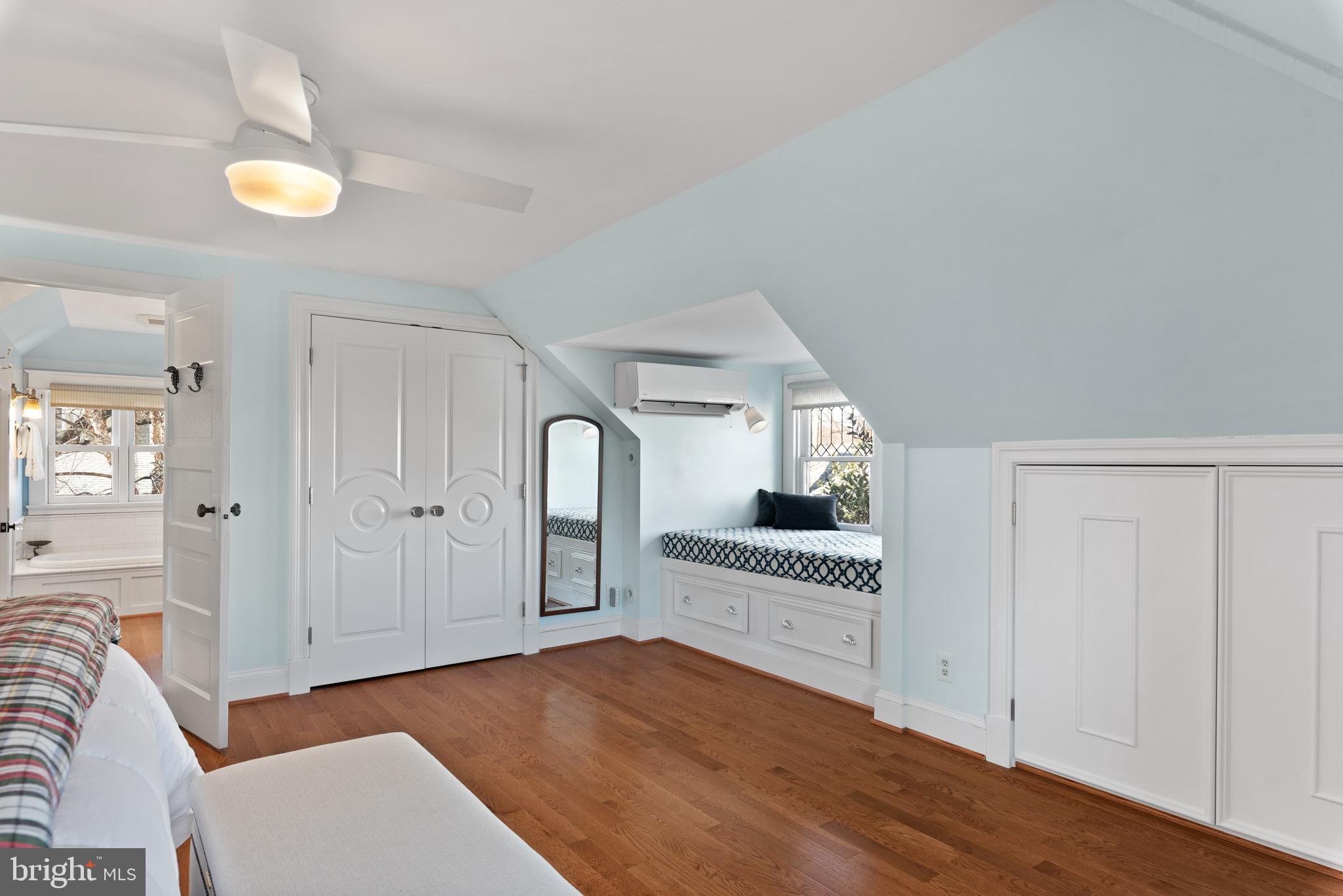 MURRAY HILL - Residential