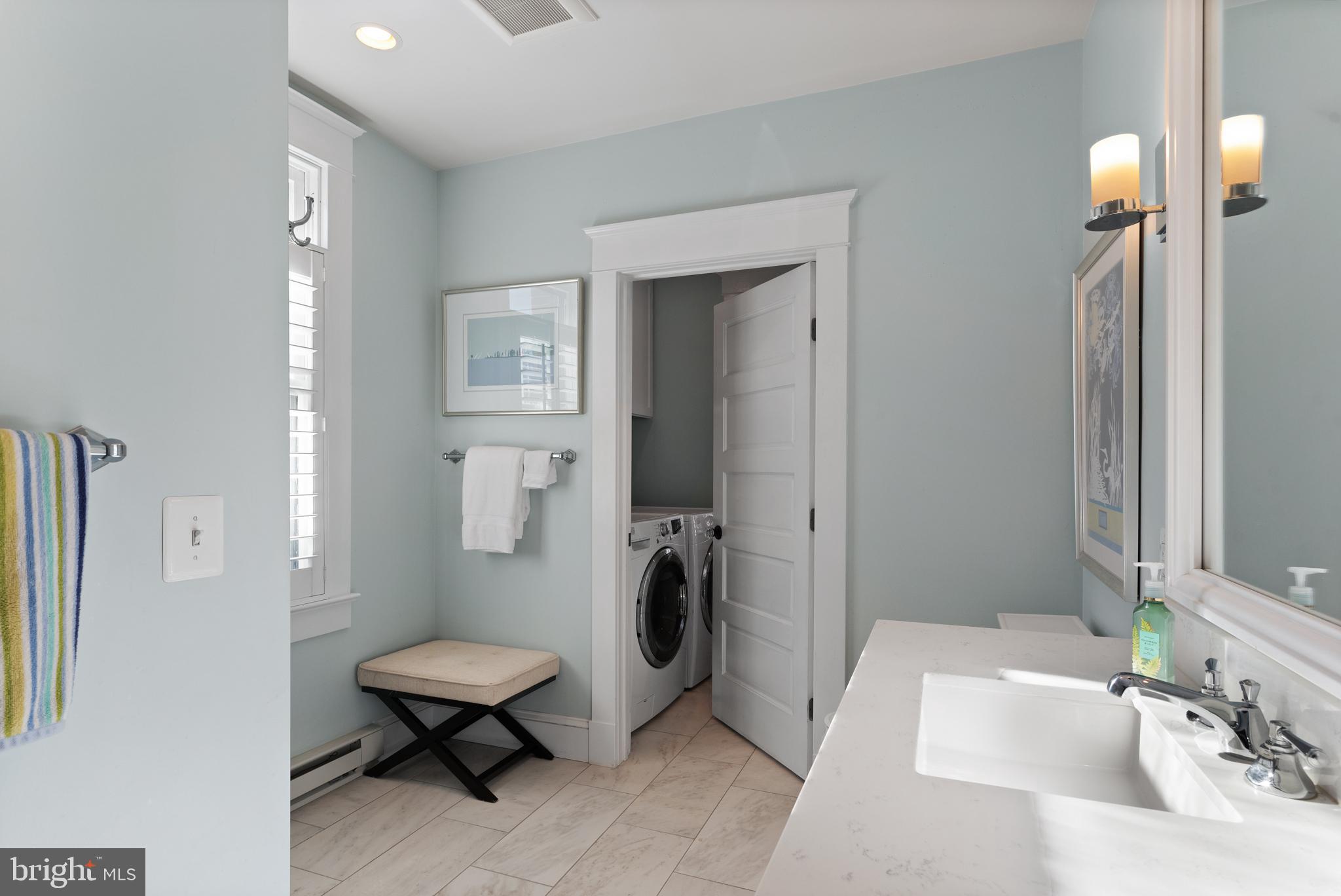 MURRAY HILL - Residential