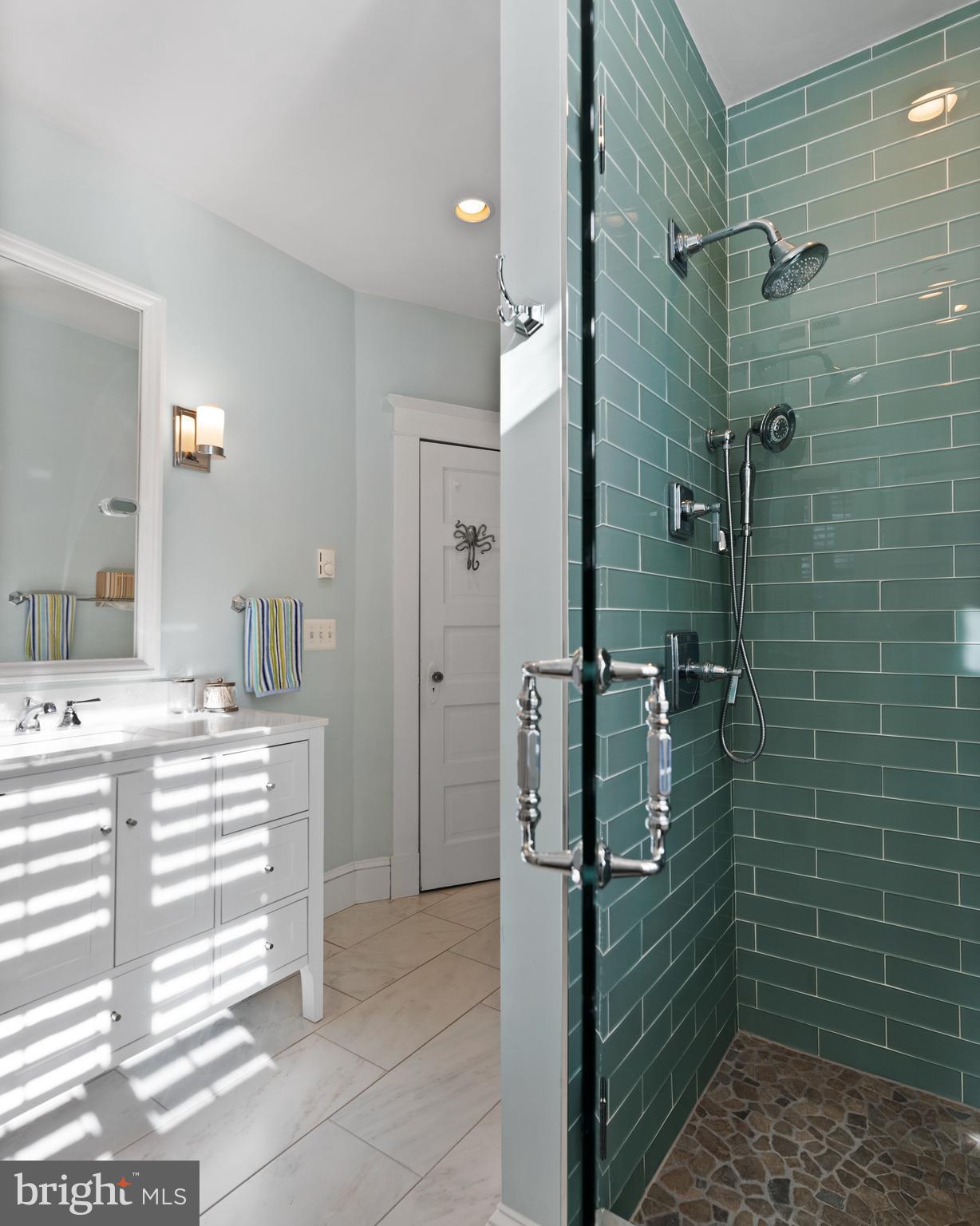 MURRAY HILL - Residential