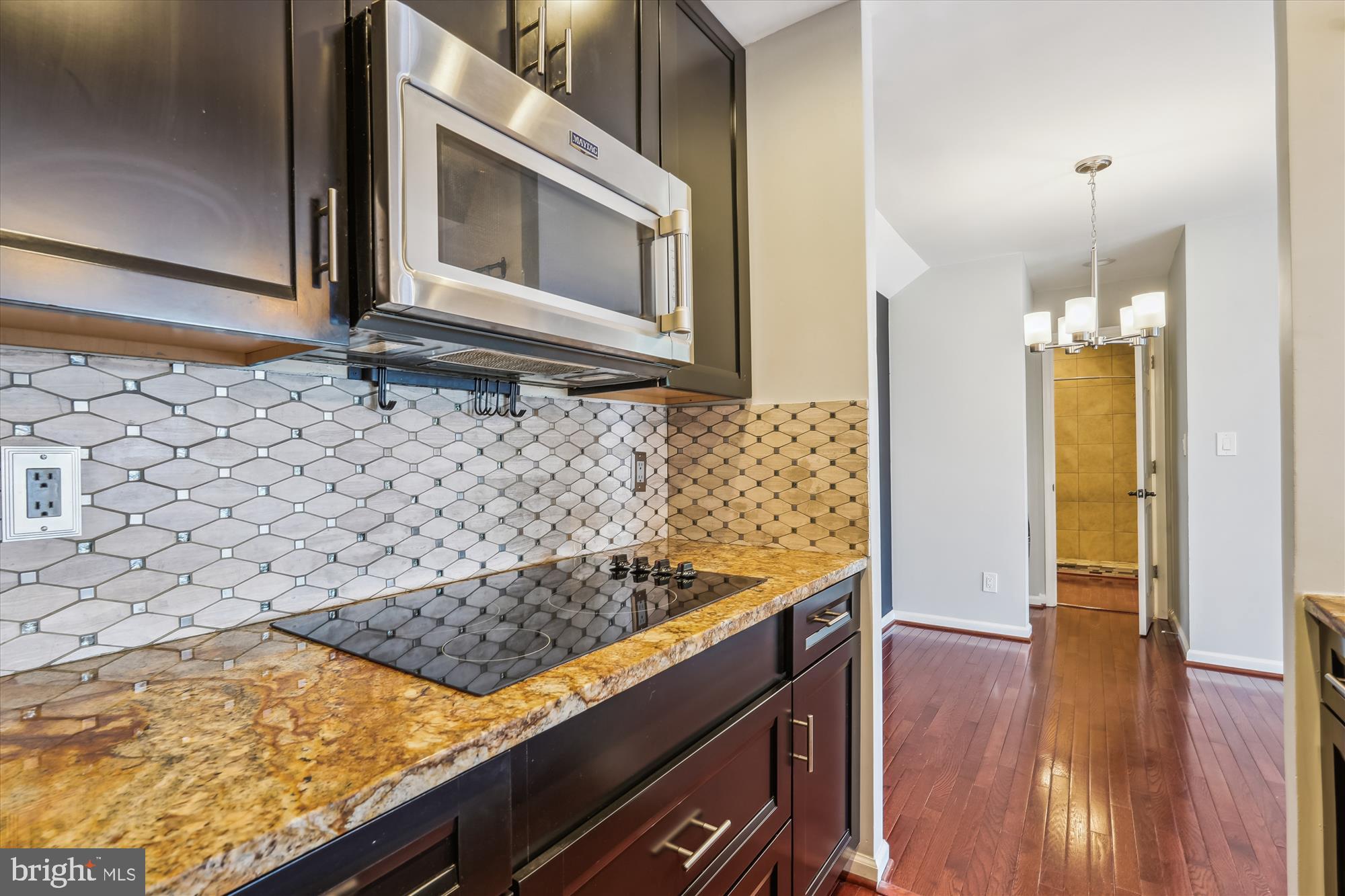 CHRISTOPHER COURT - Residential