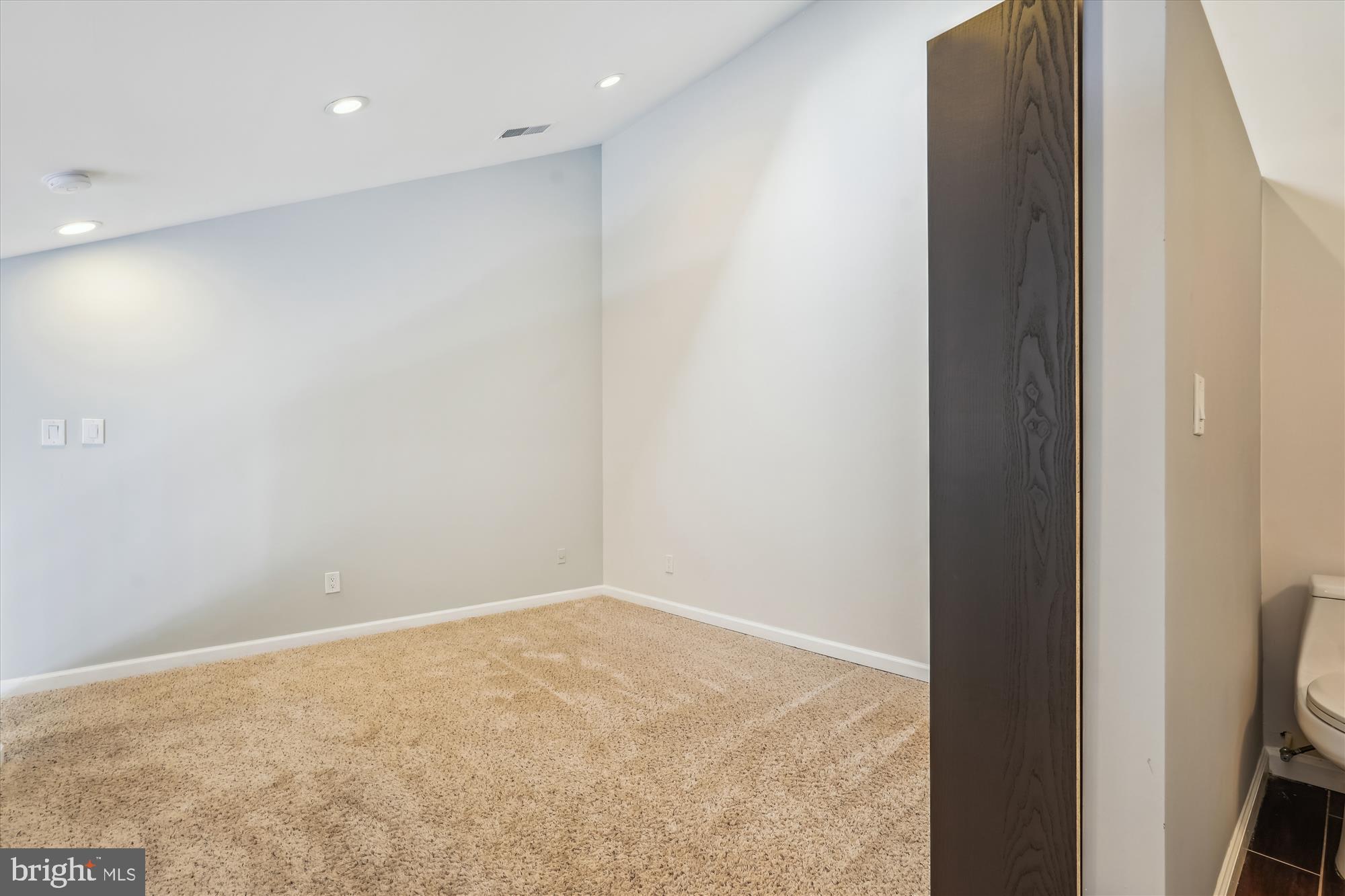 CHRISTOPHER COURT - Residential