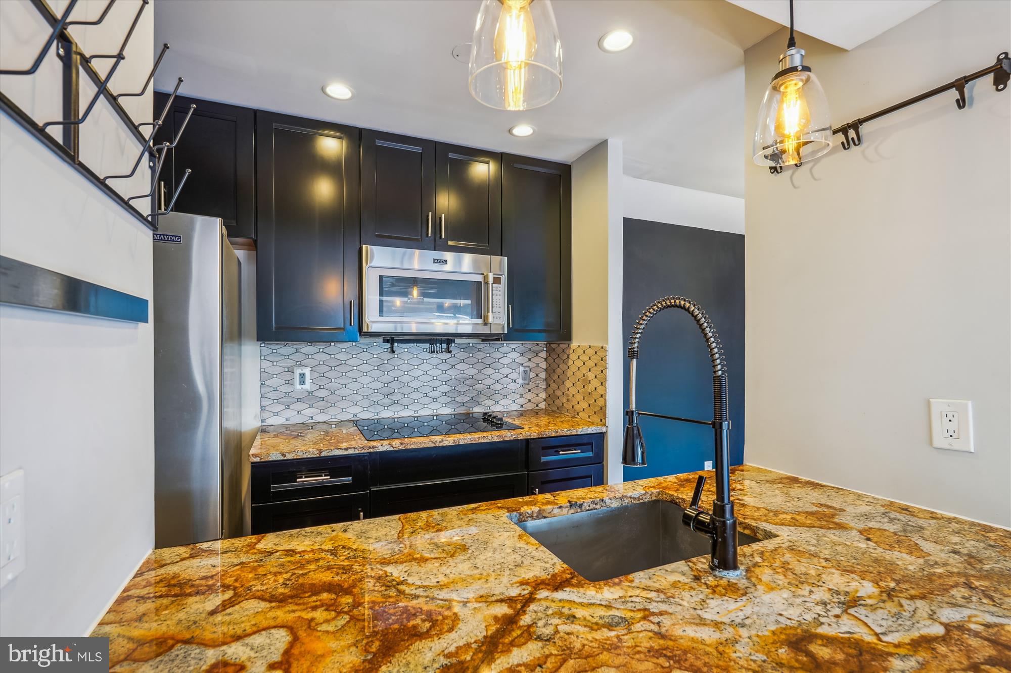 CHRISTOPHER COURT - Residential