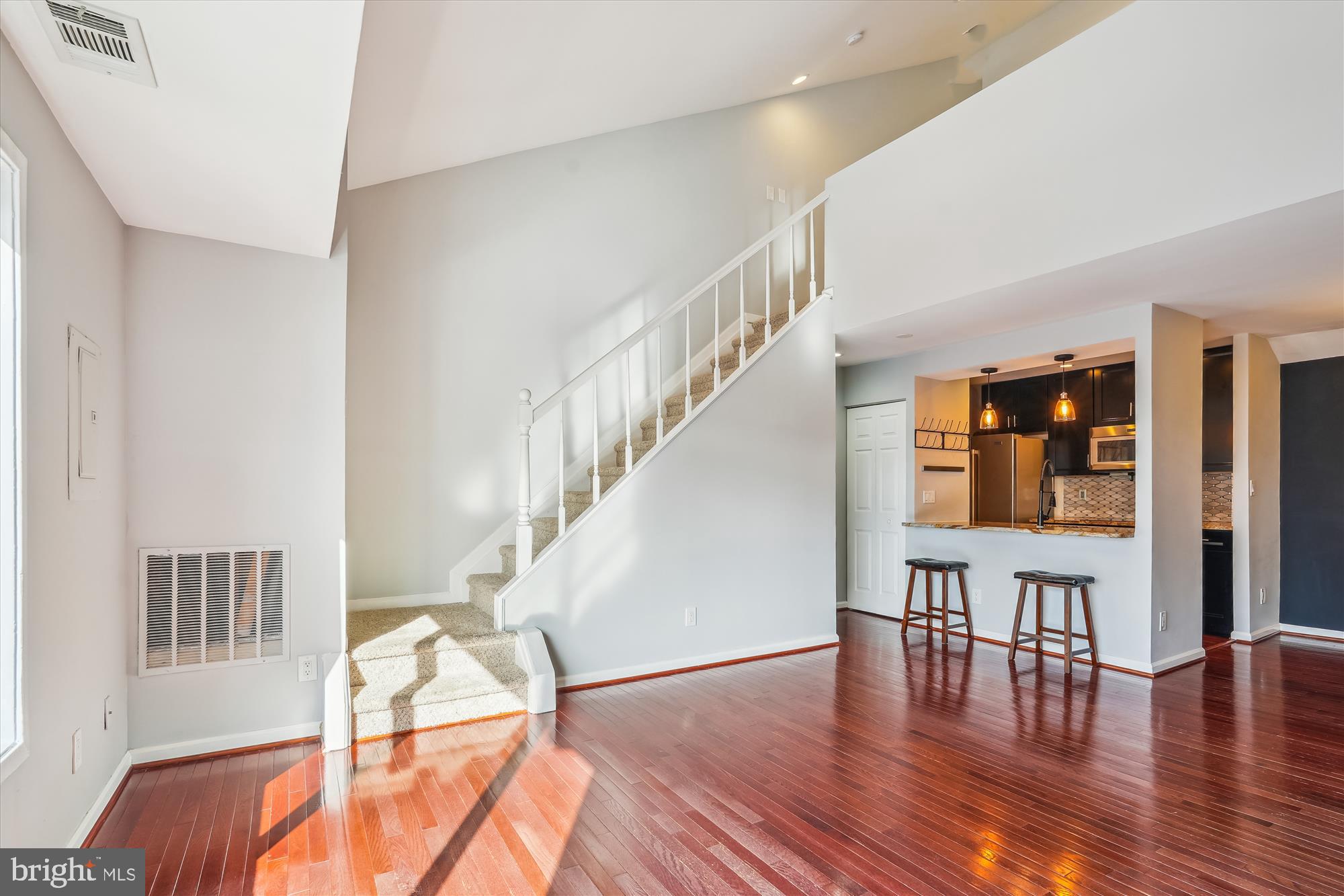 CHRISTOPHER COURT - Residential