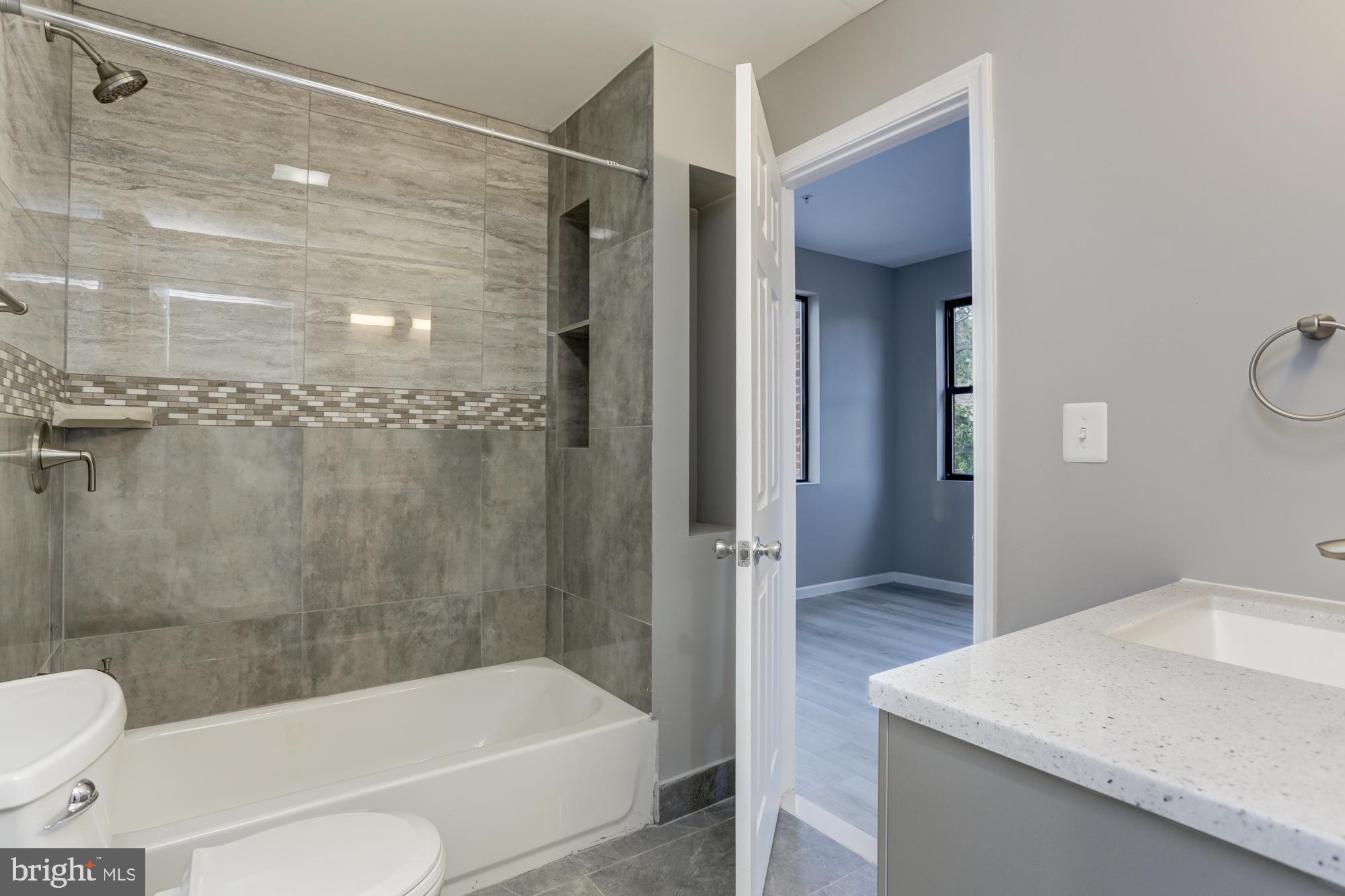 HIGHLANDTOWN - Residential Lease