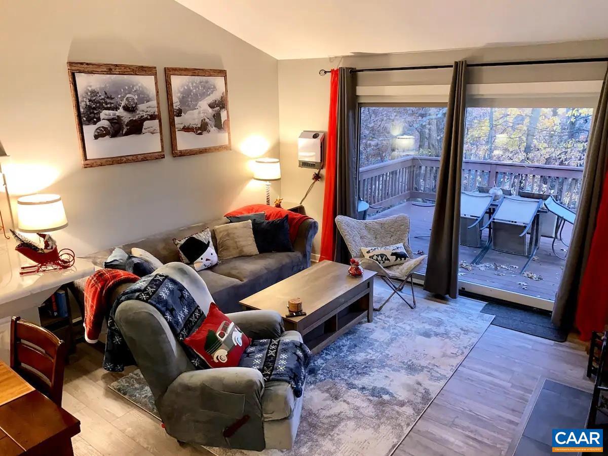 649 WHITE OAK CONDOS