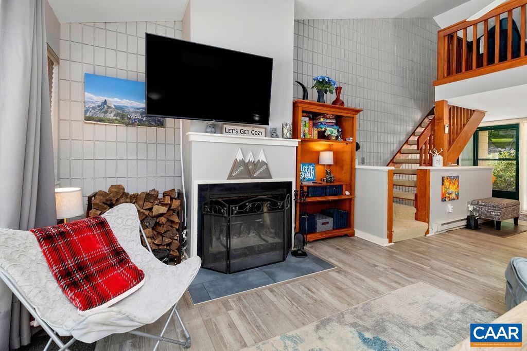 649 WHITE OAK CONDOS