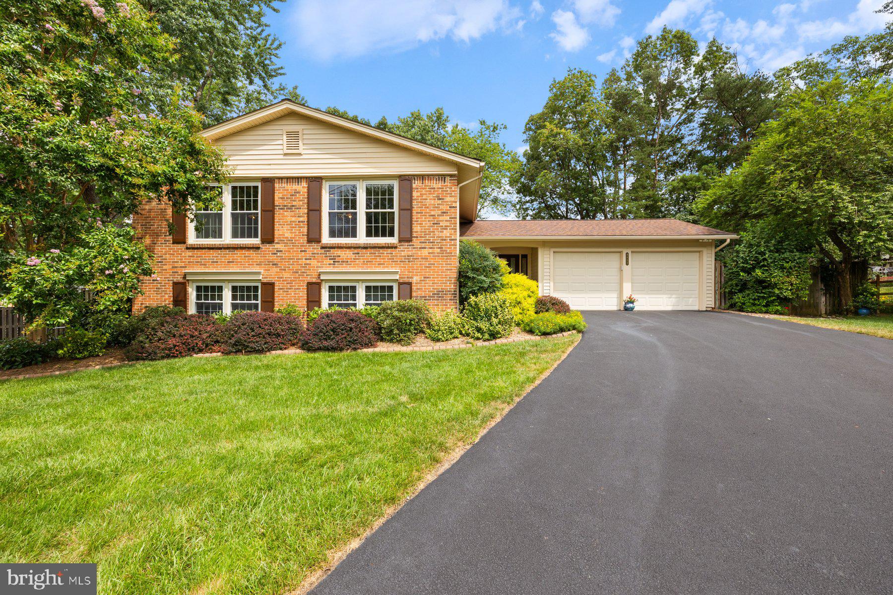 8801 NEWELL COURT