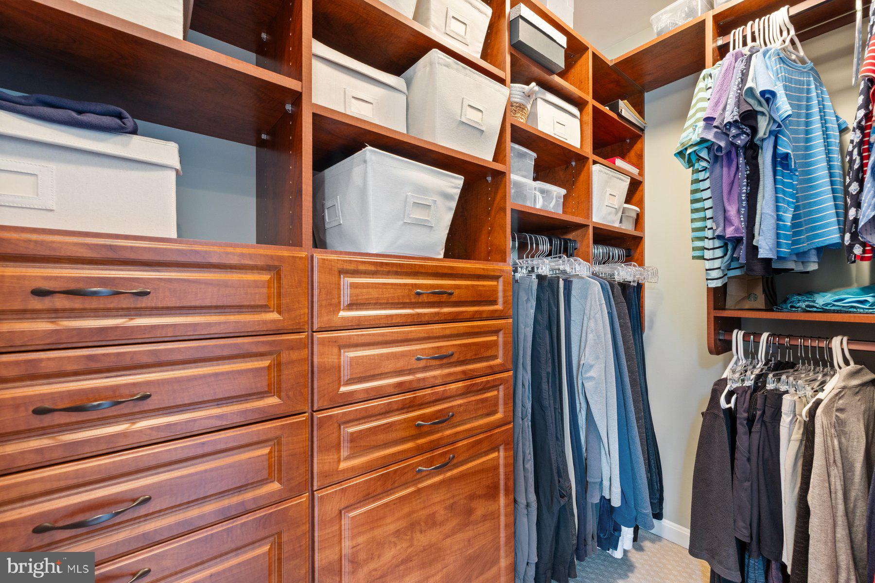 ROLLING VALLEY - Residential