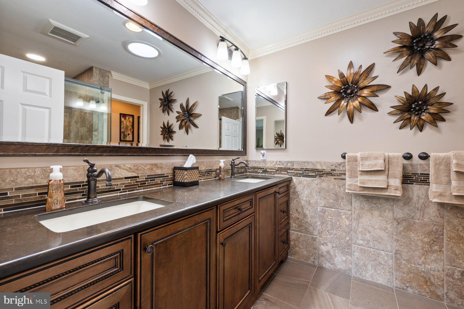 ROLLING VALLEY - Residential