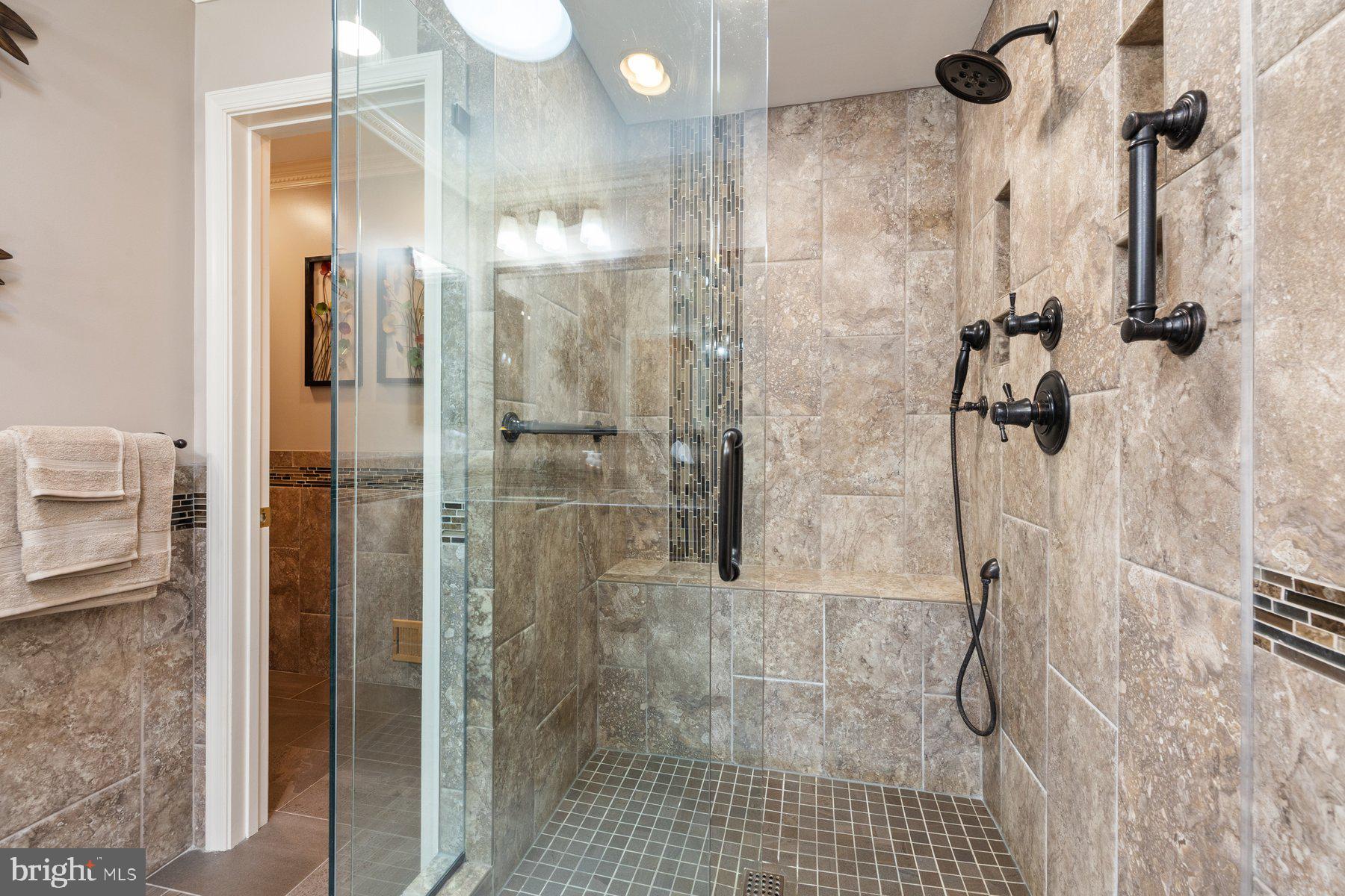 ROLLING VALLEY - Residential