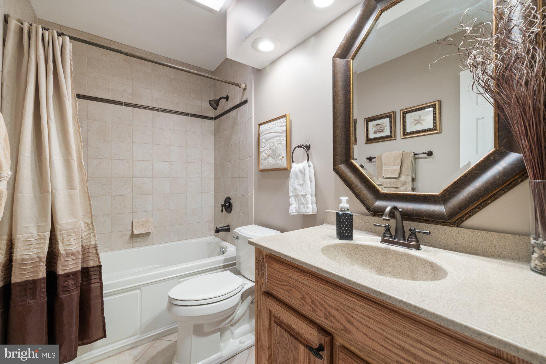 ROLLING VALLEY - Residential