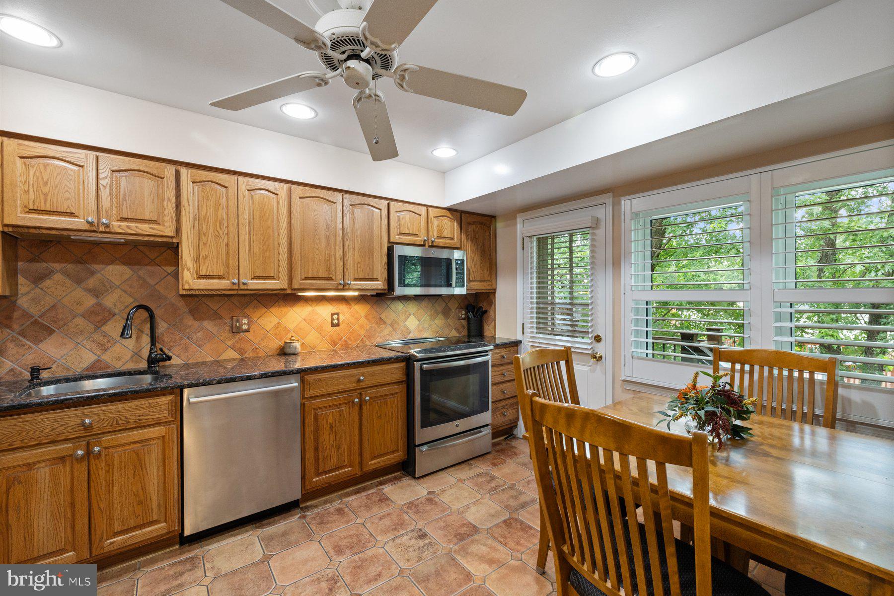 ROLLING VALLEY - Residential