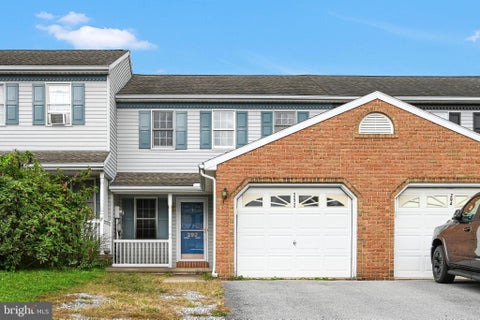 Townhouse For Sale - 292 Cindy Drive<br/> JONESTOWN, PA 17038