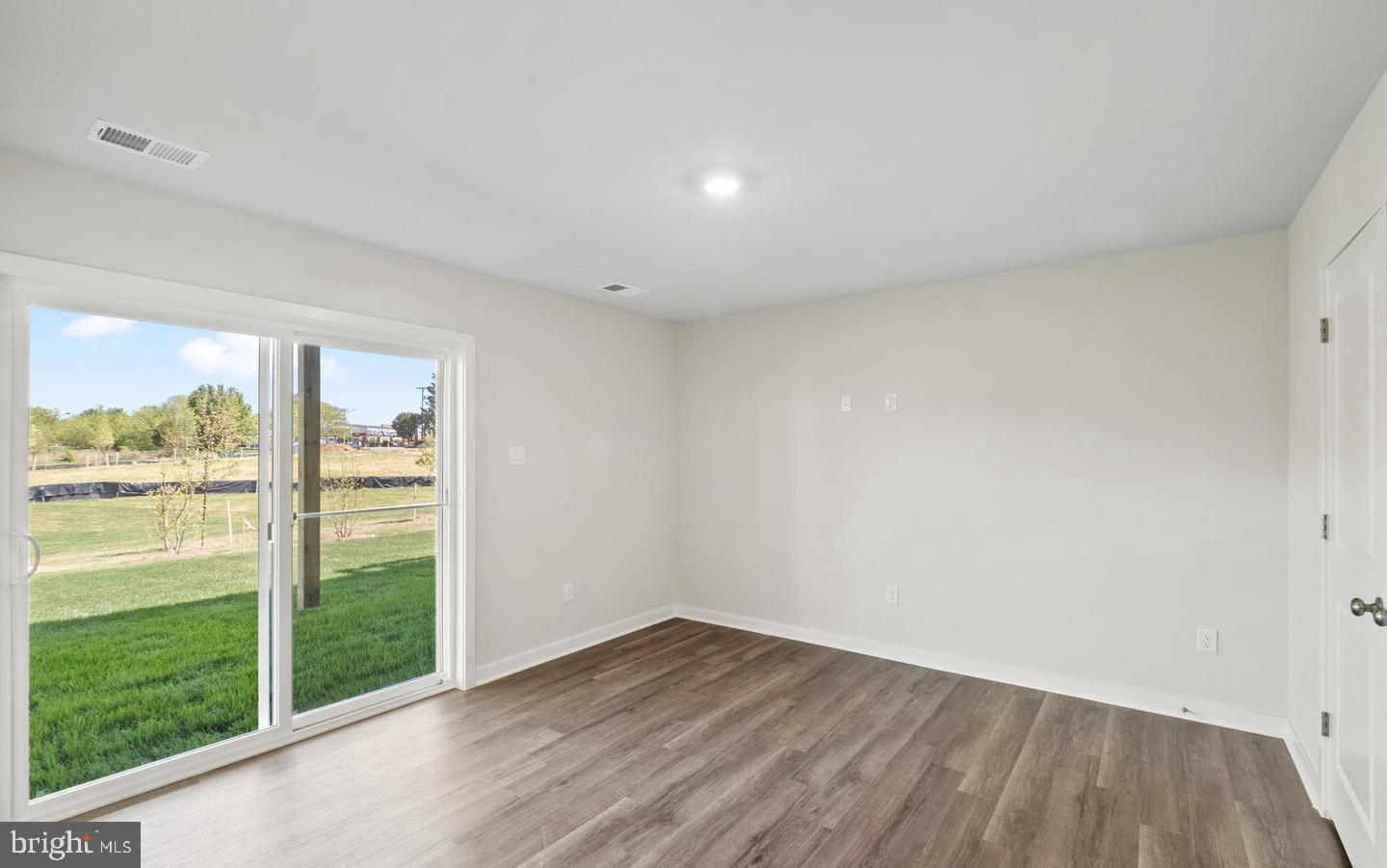 SPRING HILLS - Residential Lease