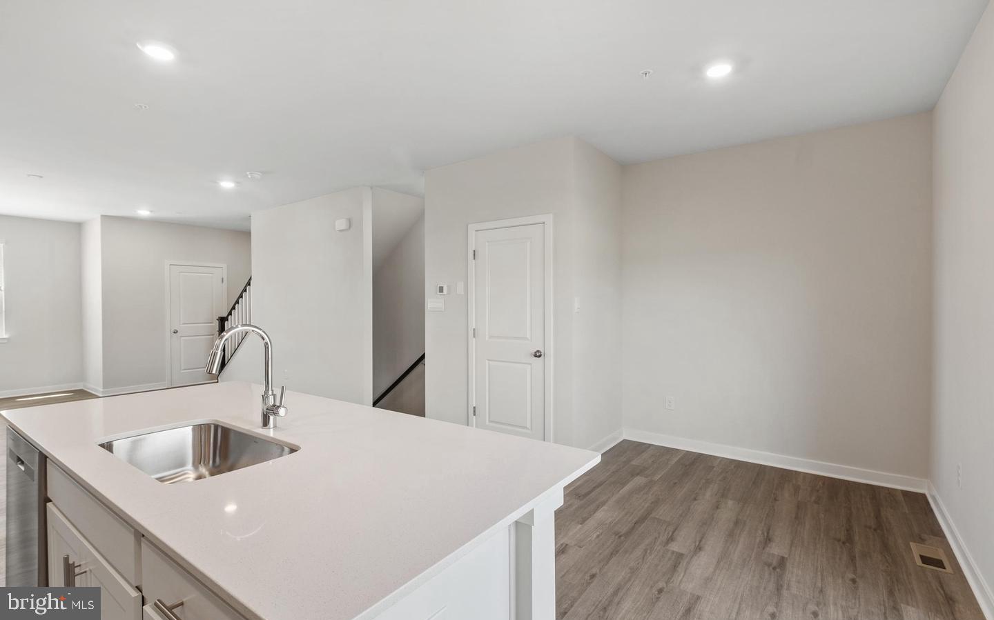 SPRING HILLS - Residential Lease