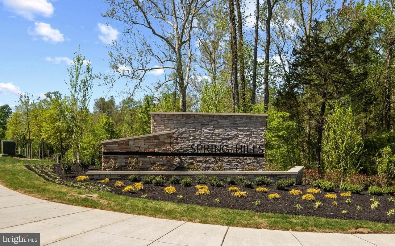 SPRING HILLS - Residential Lease