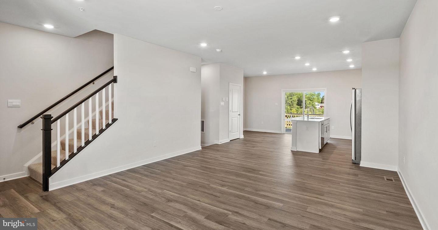 SPRING HILLS - Residential Lease