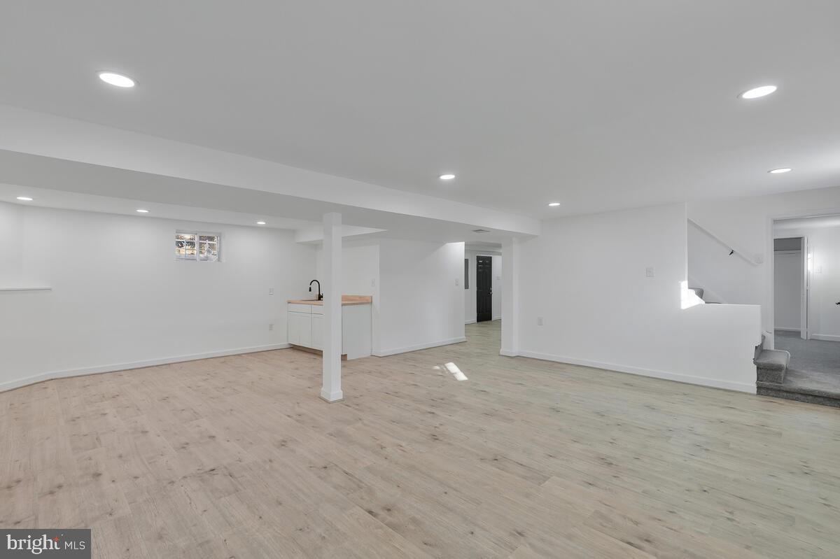 SUBURBAN ESTATES - Residential