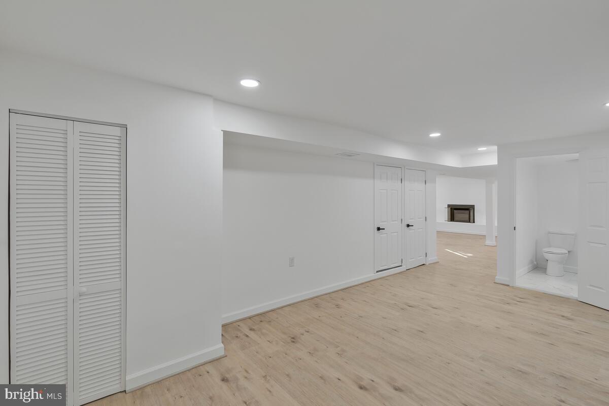 SUBURBAN ESTATES - Residential