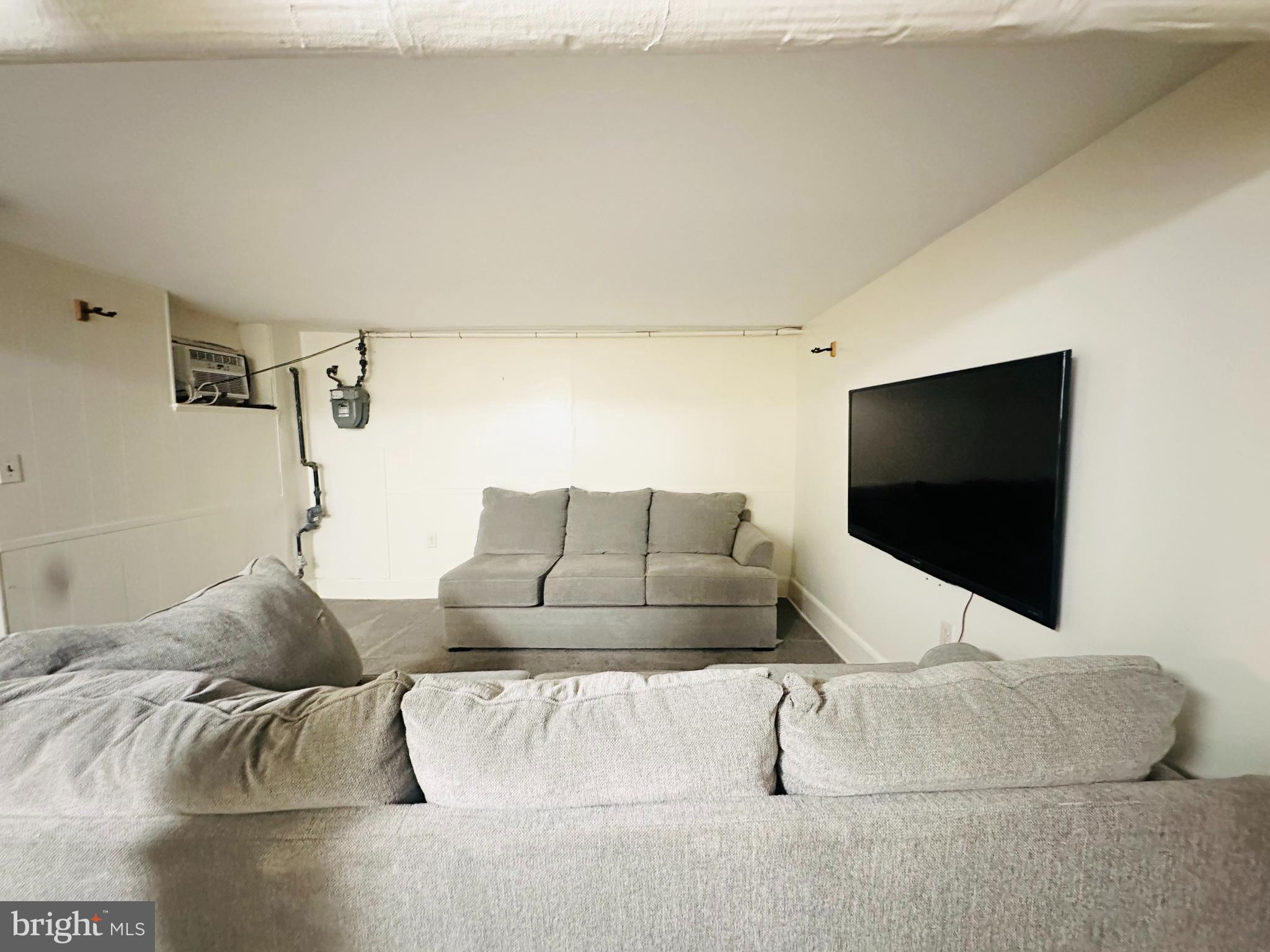 WYMAN PARK HAMPDEN - Residential Lease