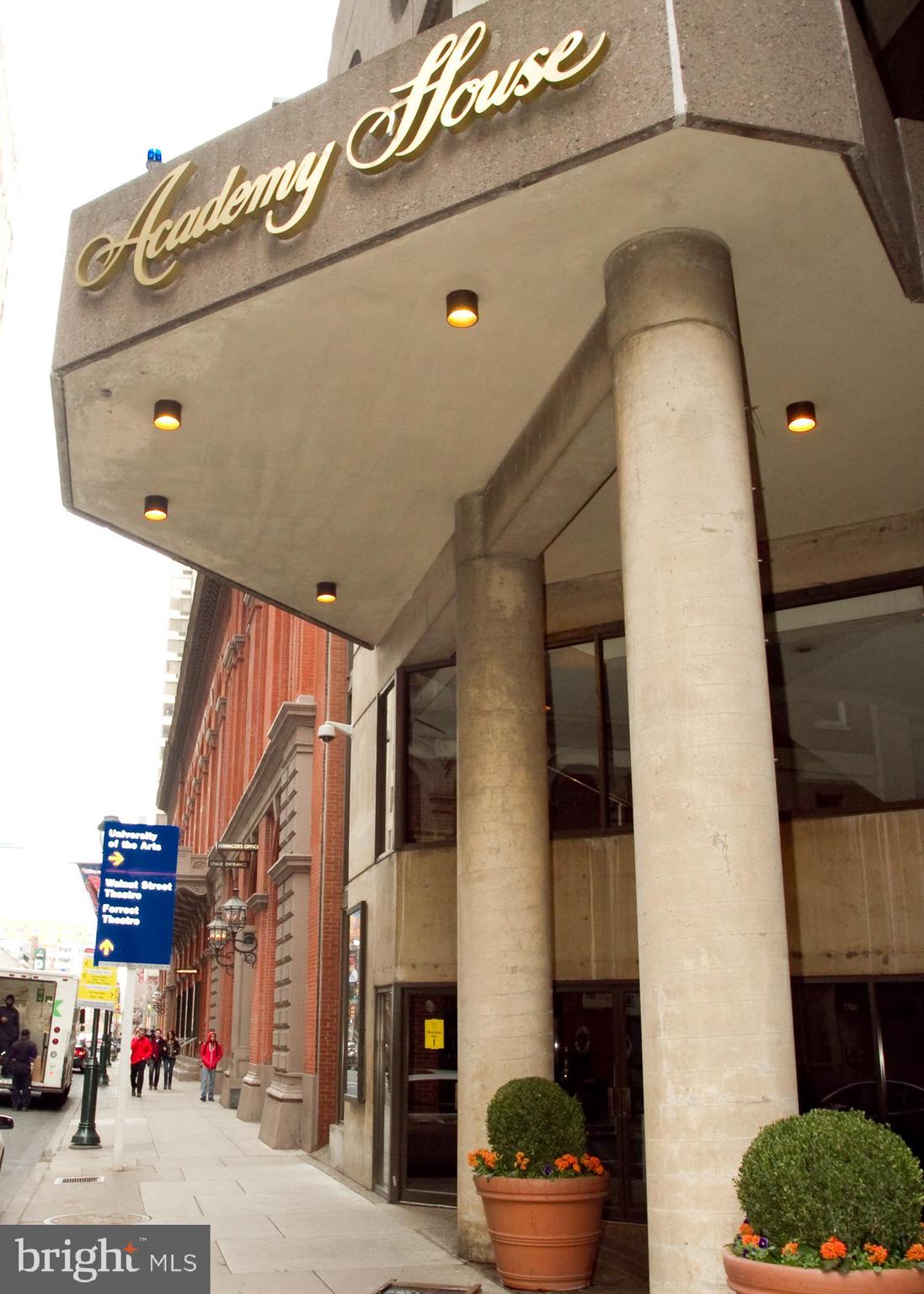 AVENUE OF THE ARTS - Residential Lease