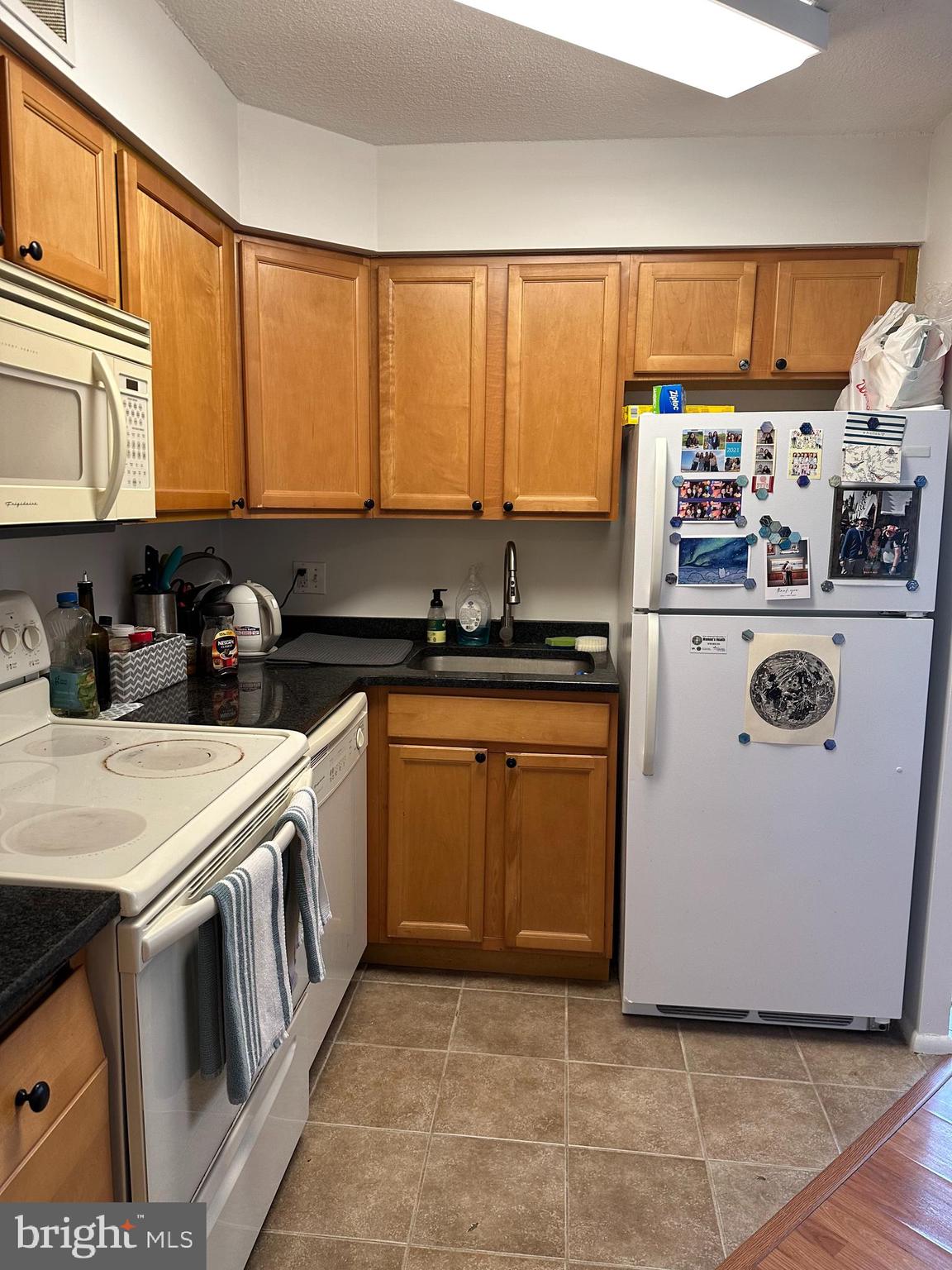 AVENUE OF THE ARTS - Residential Lease