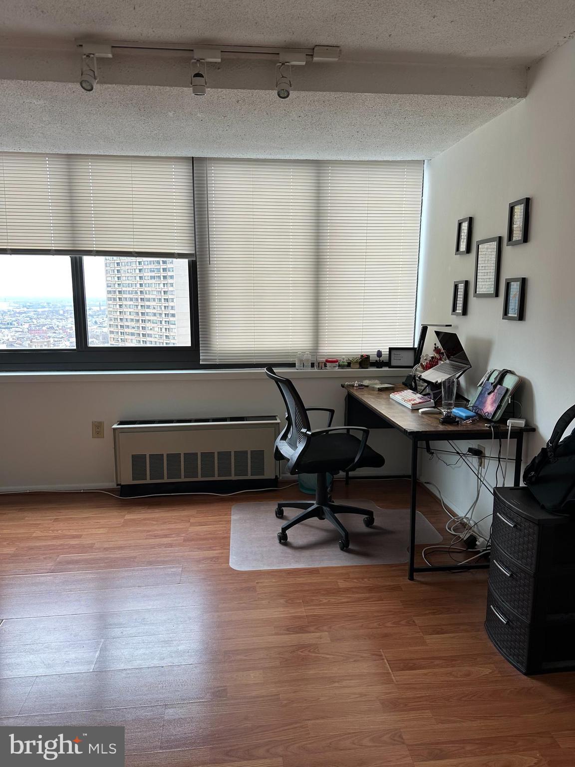 AVENUE OF THE ARTS - Residential Lease