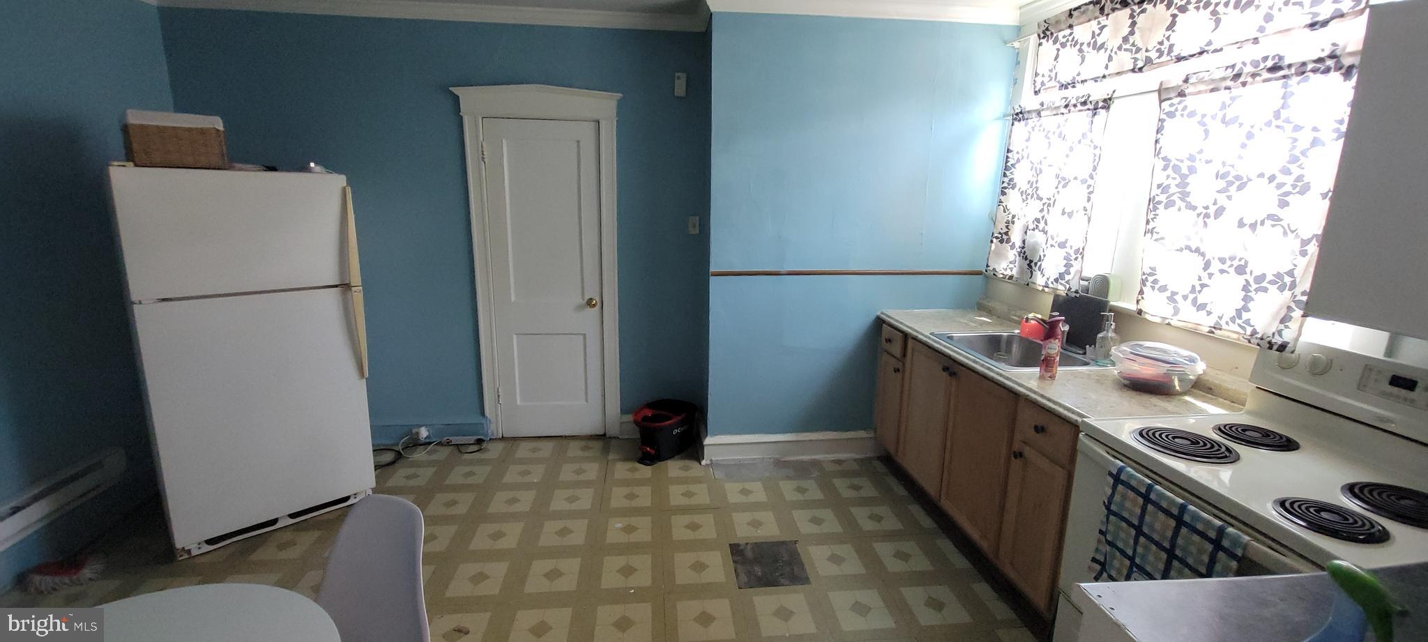 LAWNCREST - Residential Income