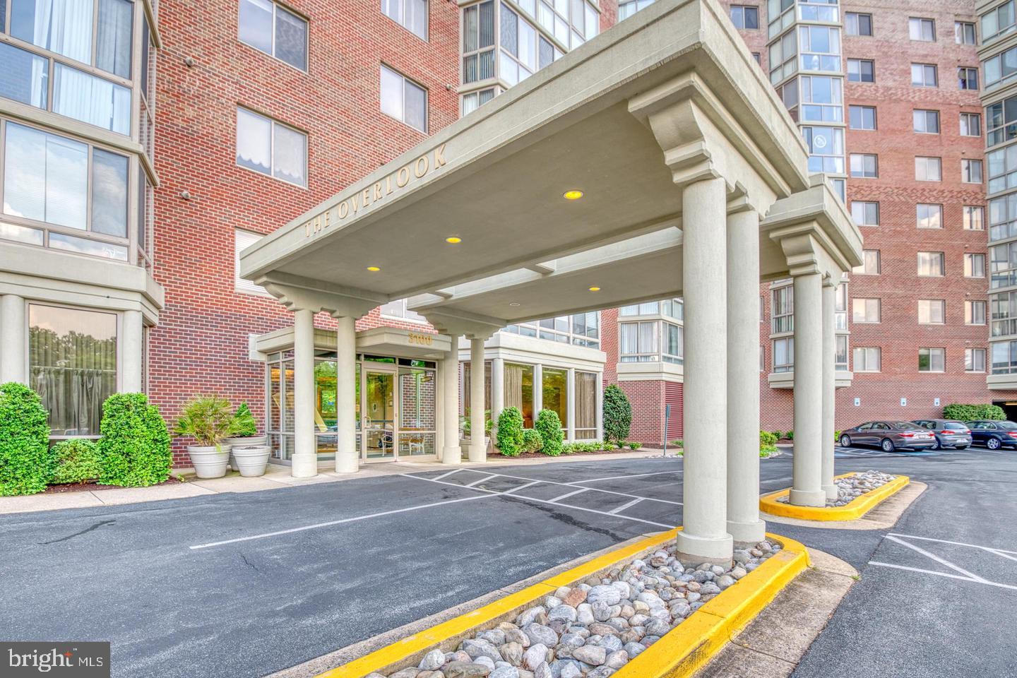 LEISURE WORLD - Residential